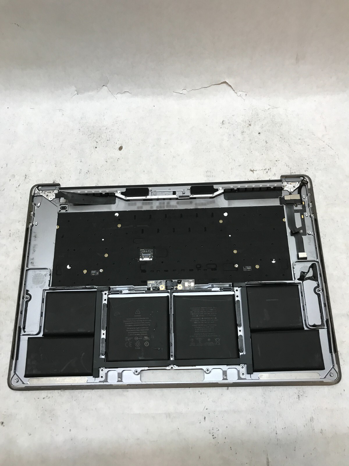 Apple MacBook Pro Touch/2018 A1990 Palmrest NO MOTHERBOARD For Parts/Repair- DW