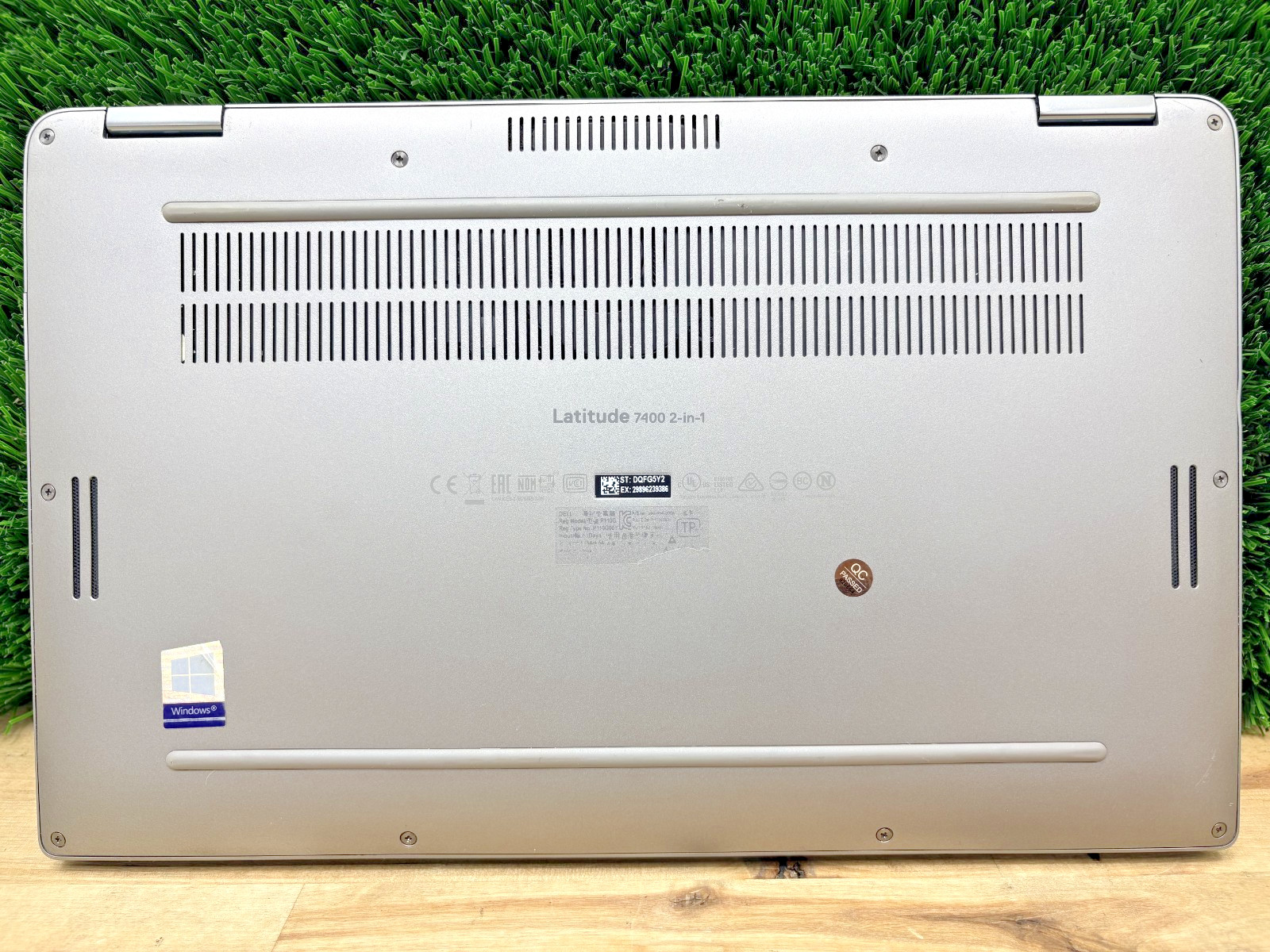 Dell Latitude 7400 2-in-1 Intel i5-8th Gen 1.60GHz 8GB RAM 256GB SSD Win 11 Pro*
