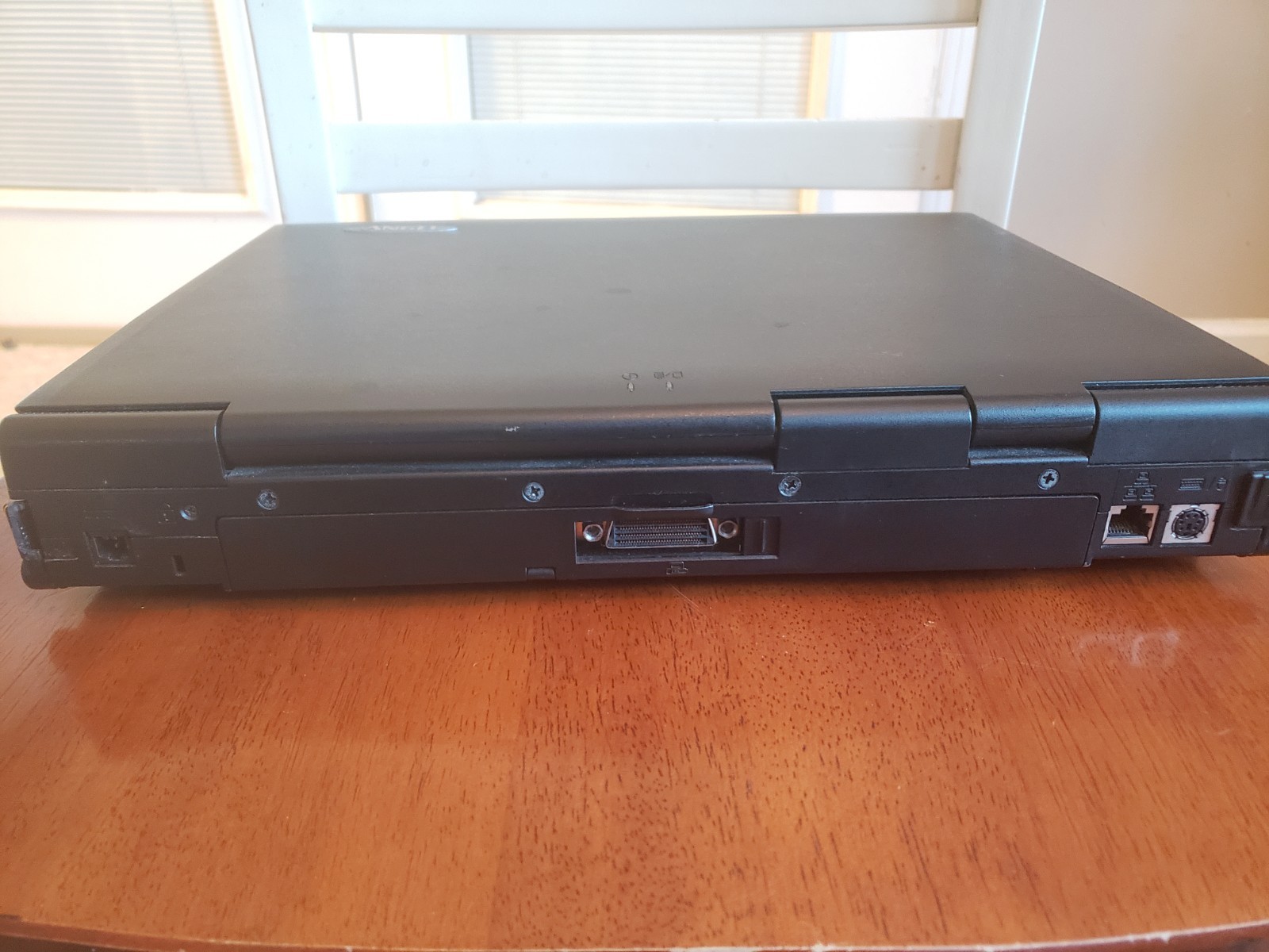 Very Rare Clevo Kapok 8500v Vintage Gaming Laptop P3 1ghz 768m AtiRage128 Winxp