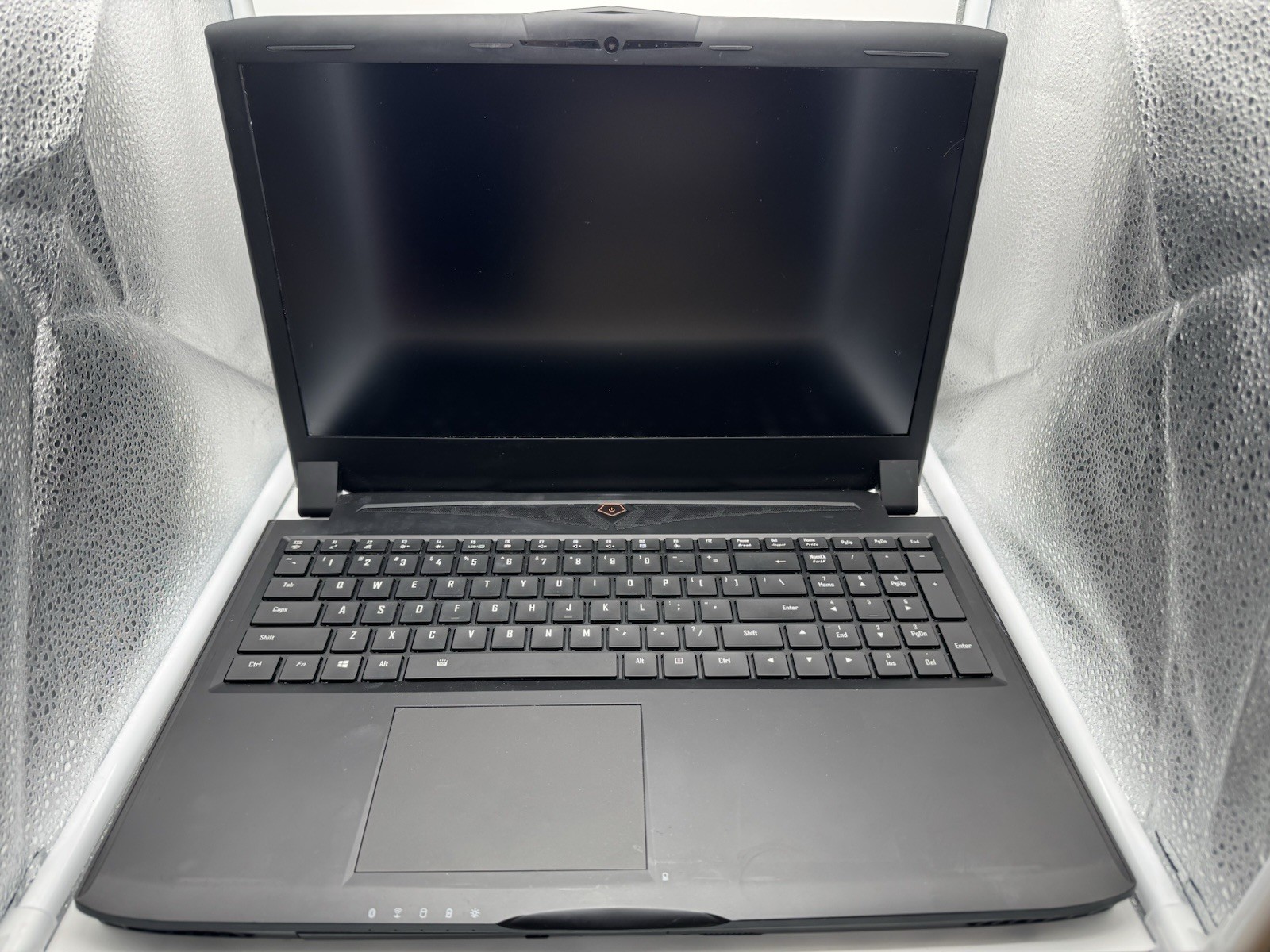 *NO POWER* GIGABYTE P56 LAPTOP i7 7700HQ 32GB DDR4 NVIDIA GTX 1070 FOR PARTS