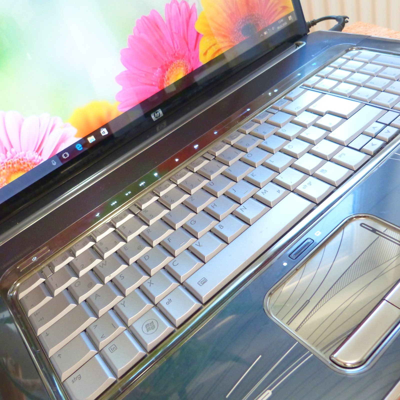 HP DV8 18″ MONSTER Bolide Cinema FULLHD l 500GB SSD Windows 10 l HDMI BLURAY