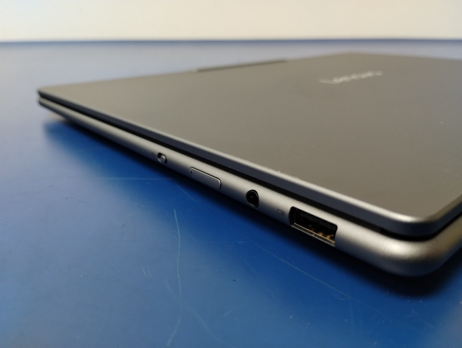 Lenovo Slim 7 14ILL10, Intel Core Ultra 7, 2.20 GHz, 32 GB RAM, 1 TB NVMe SSD