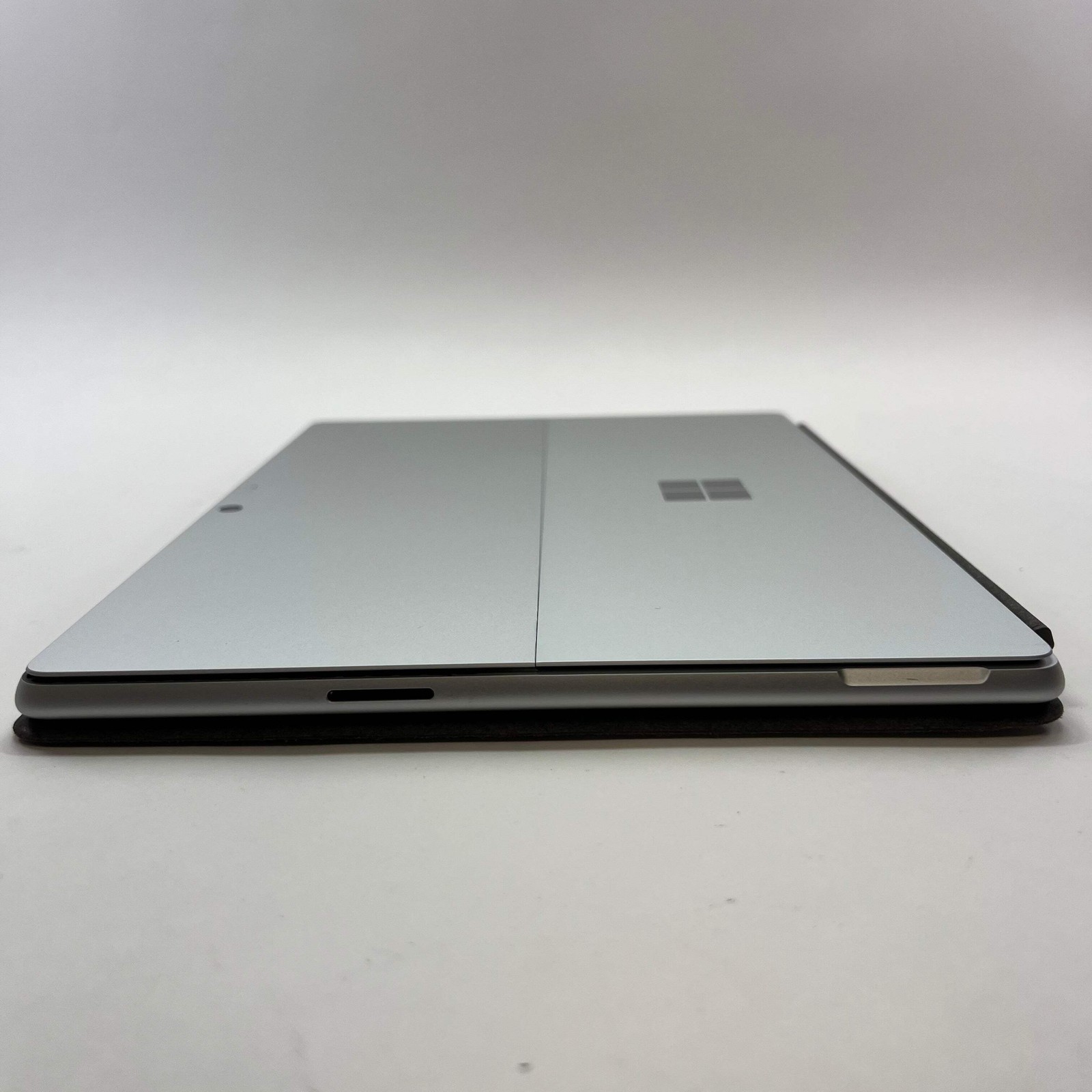 Microsoft Surface Pro 10 for Business 2079 13″ Core Ultra 5 135U 2.1GHz 8GB RAM
