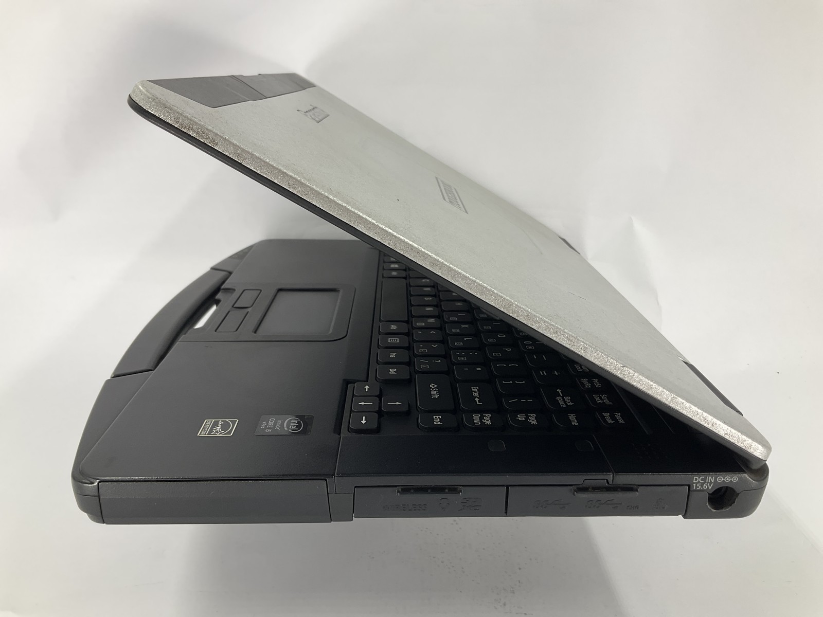 Pansoncic ToughBook CF-54 14″ Core i5-5300U 256GB 8GB No OS