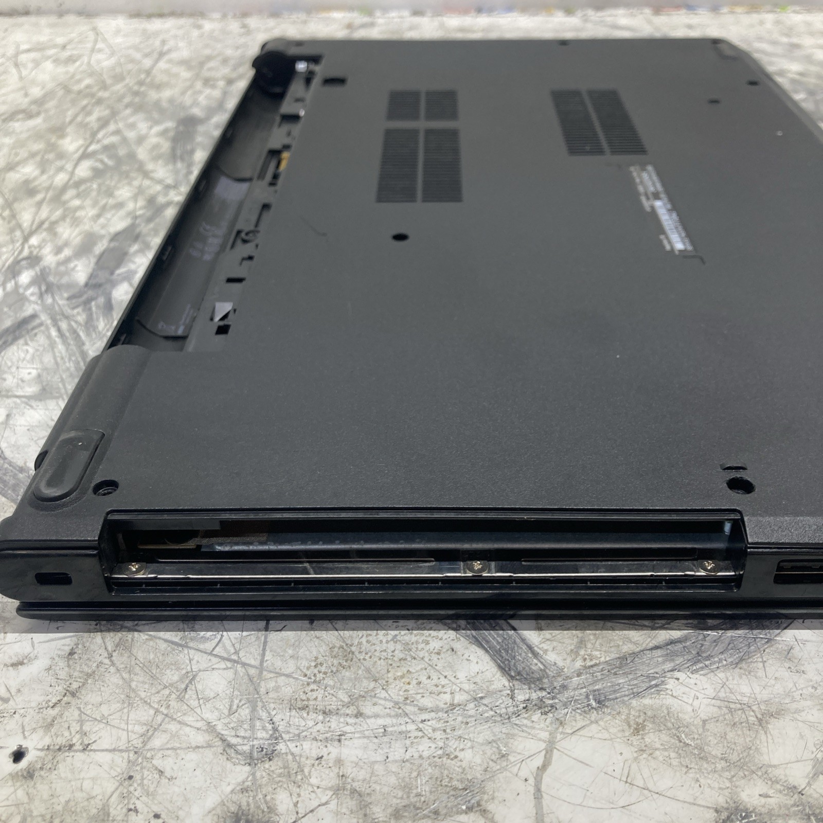 DELL INSPIRON 15 3565 AMD A6-9200 1.86GHz, 4GB RAM, NO HDD