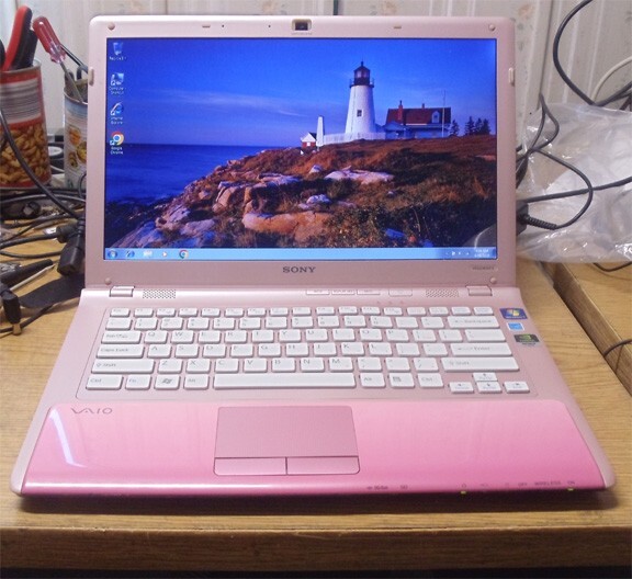 Sony pink VPCCW 21 intel core i5 m540 2.53G 4gb ram 500 gb hard drive DVDRW