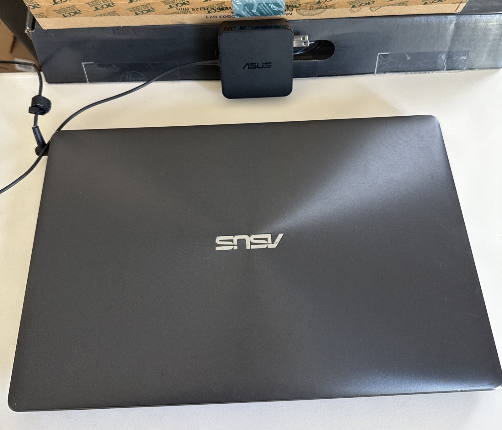 ASUS X550C 15.6 intel i3-3217U 1.8Ghz Ram DDR3 8GB SSD 120Gb OEM Adapter Win10 H
