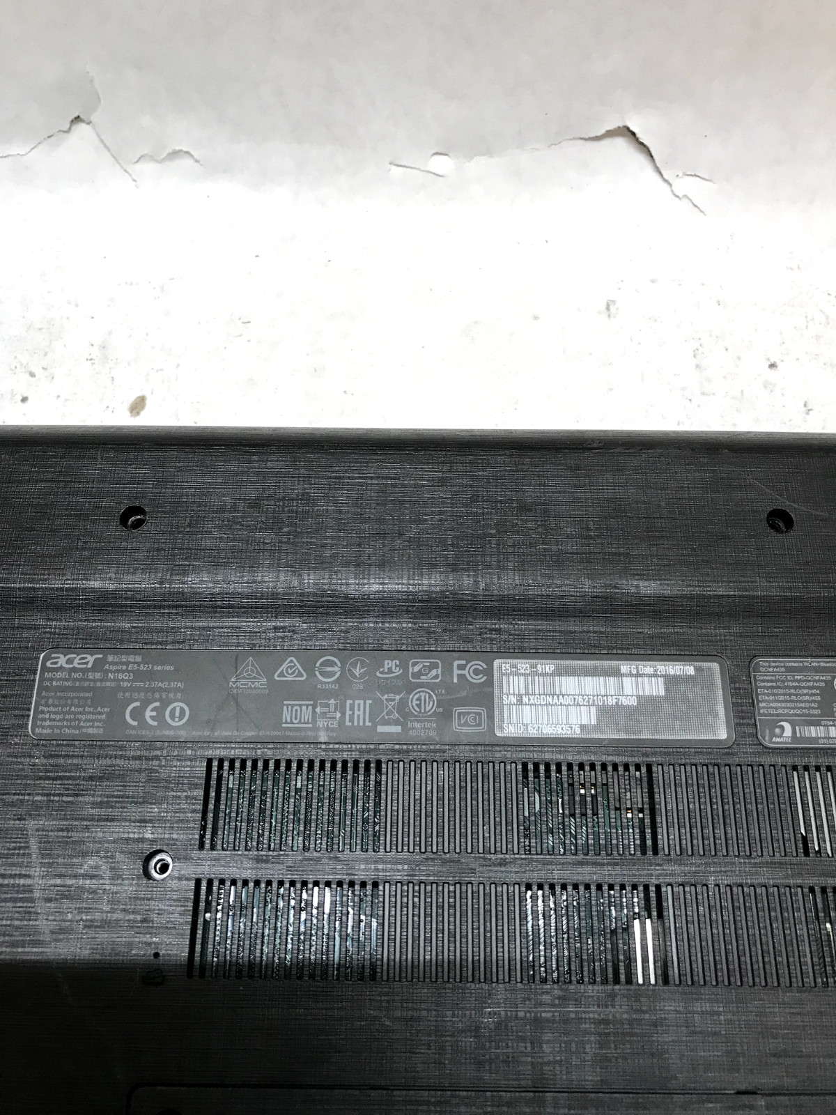 Acer e5-523-91kp 15.6″ Laptop AMD Radeon A9-9410 2.9GHz 8GB RAM NO HDD NO OS -DW
