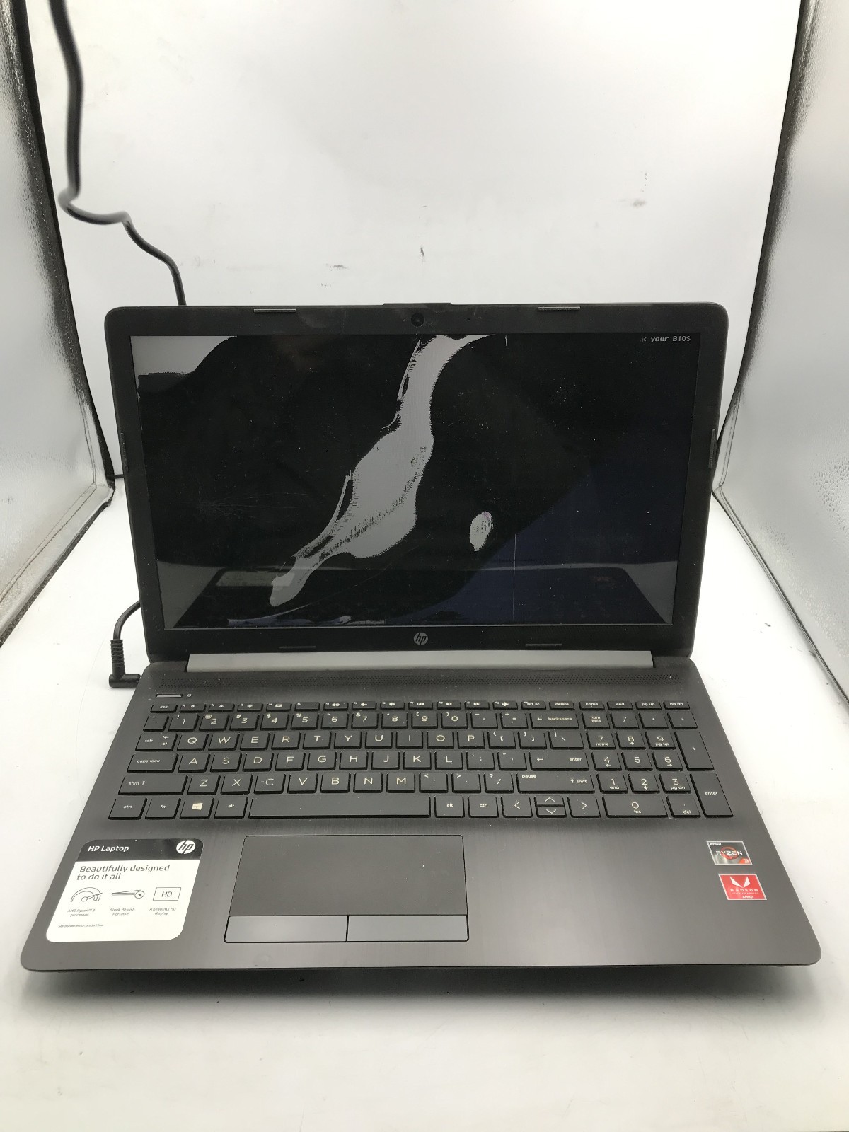 HP 15-DB0061CL – FOR PARTS/BROKEN LCD – AMD RYZEN 3 2200U – NO RAM -READ DESC-BB