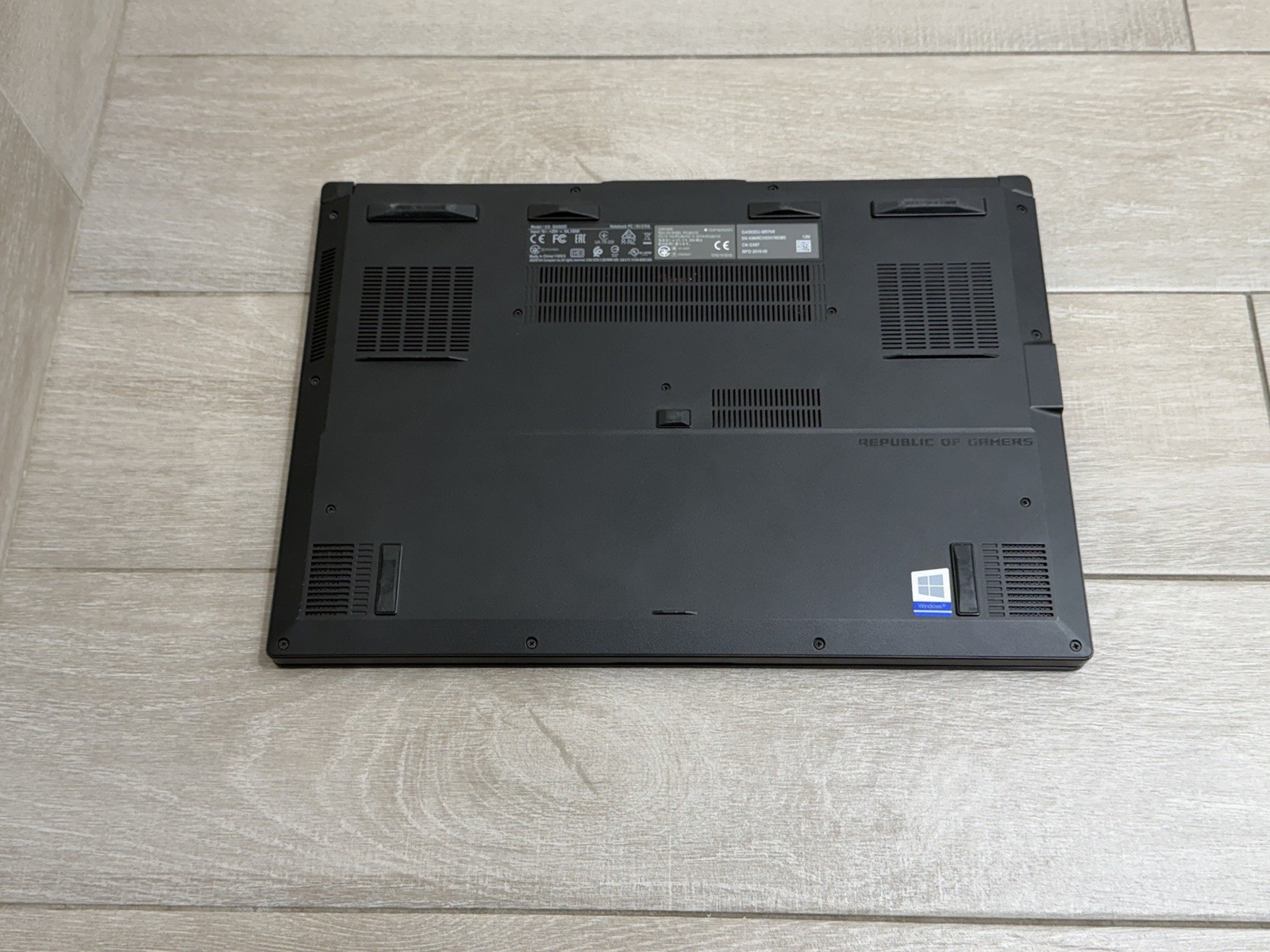 Asus ROG Zephyrus GU502D 15.6″ Ryzen 7-3750H GeForce GTX 1660 Ti 16GB RAM 512GB