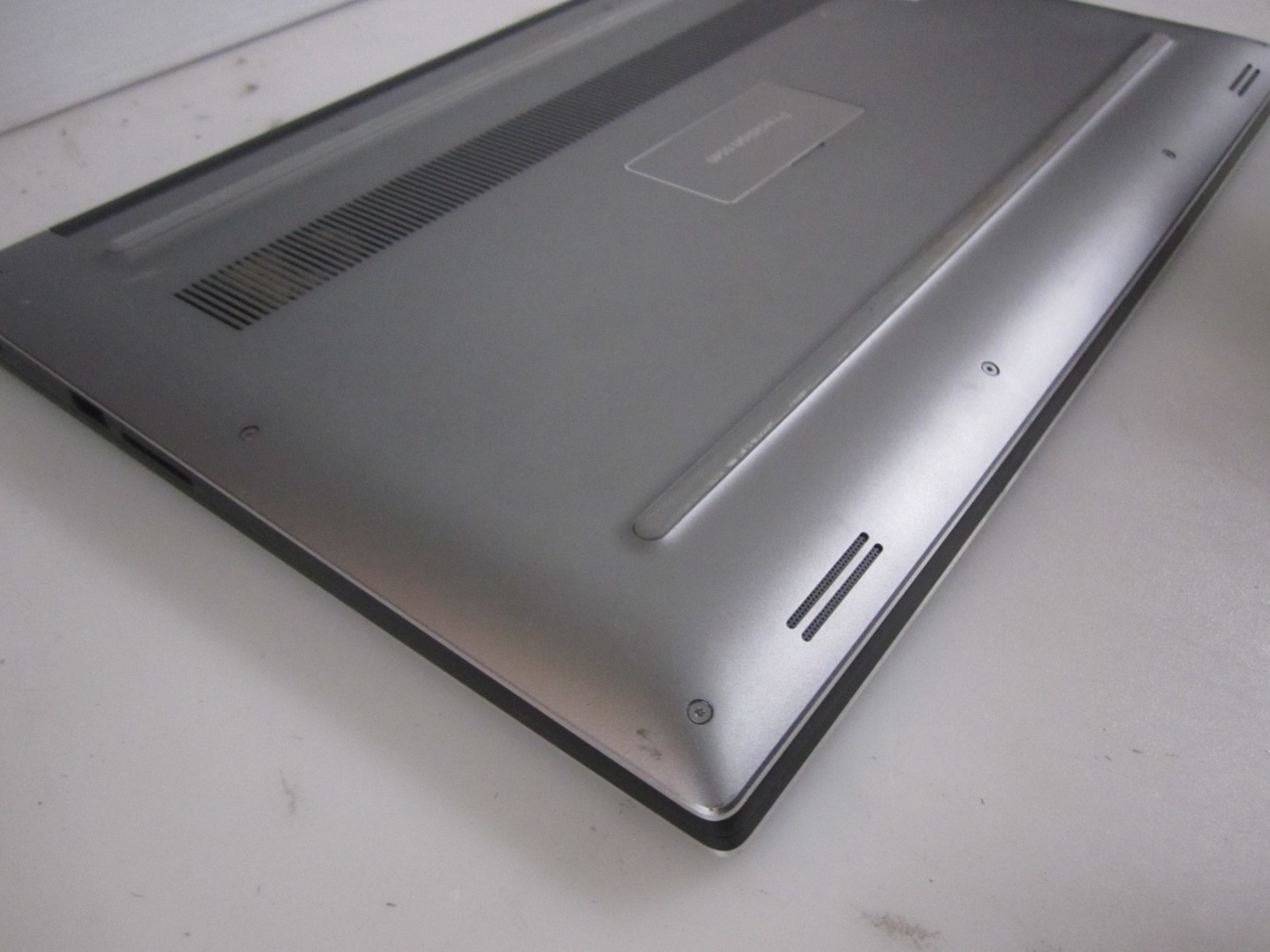 Dell Precision 5540 i9-9880H 2.30GHZ 16GB 256GB M2SSD LAPTOP + AC