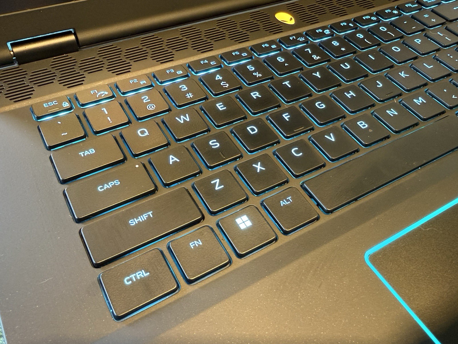 Alienware M16 R2 Gaming Laptop 1 TB SSD 16 GB RAM Intel Core Ultra 7 1.40 4060