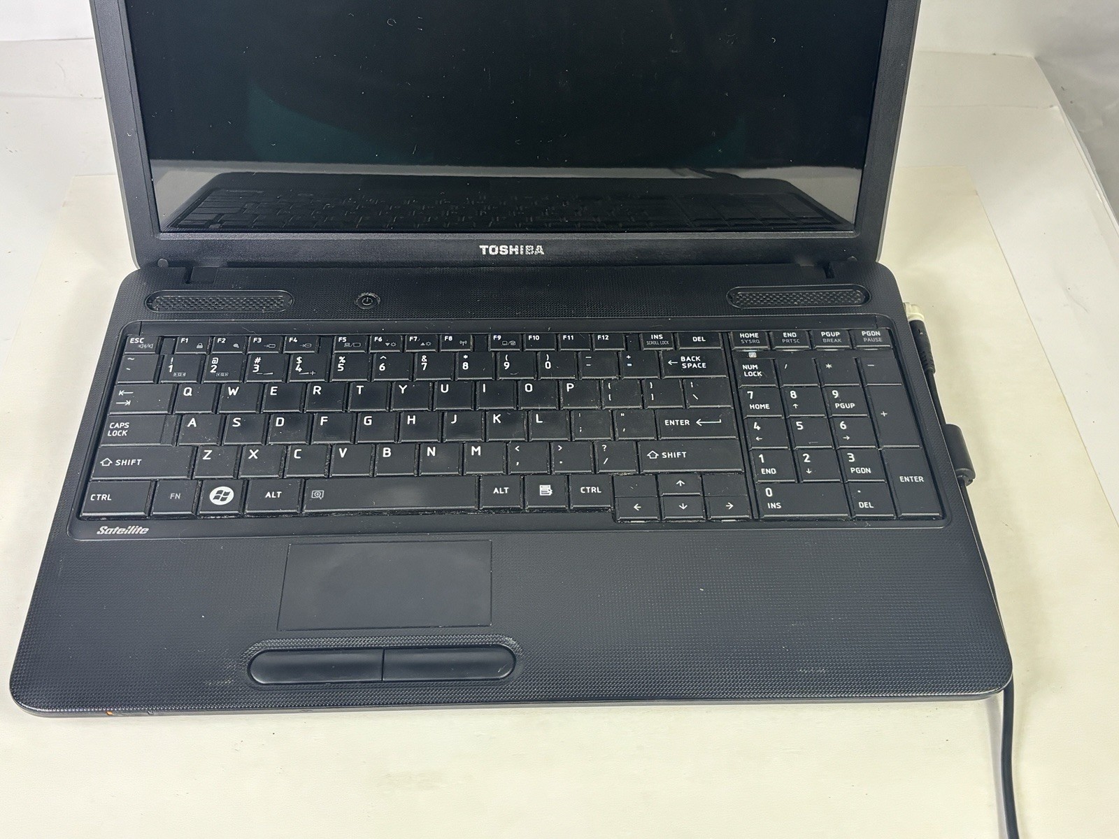 Toshiba Satellite C655 i3 M380 2.53GHz 4GB RAM 298GB HDD WIN 10 PRO *READ*