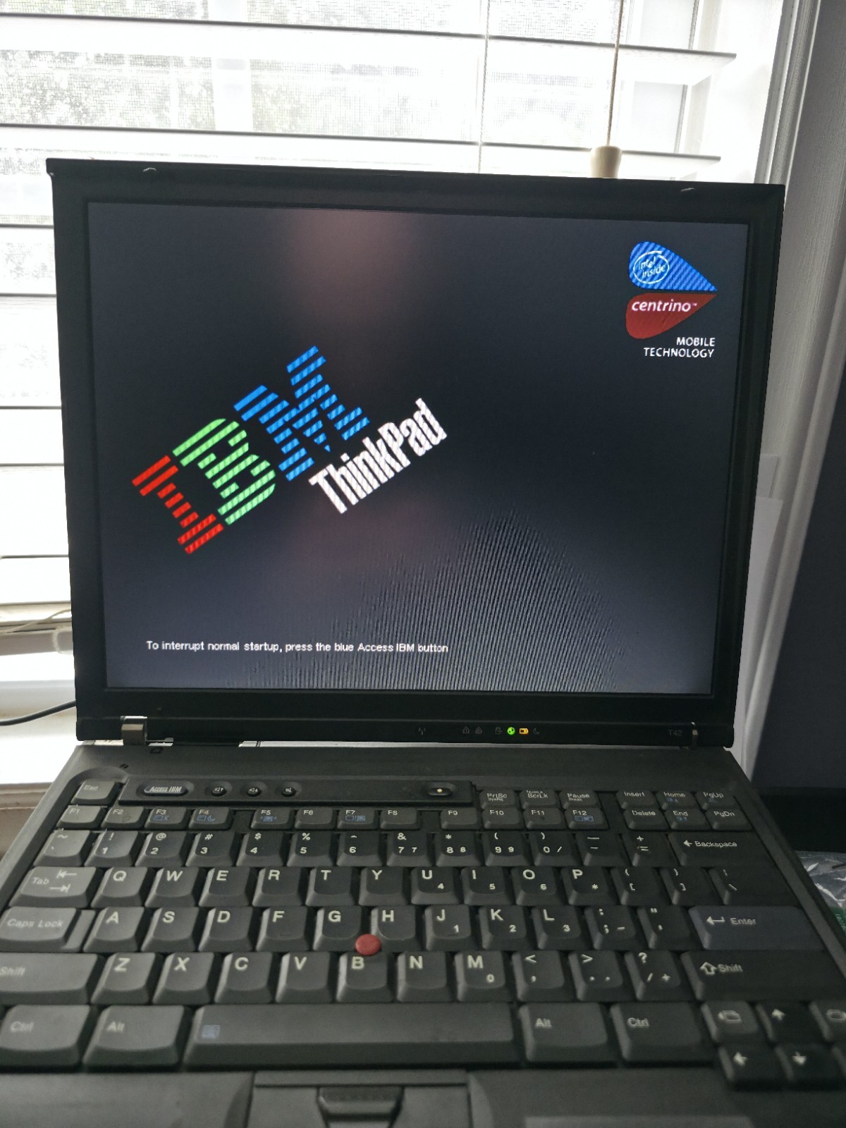 IBM ThinkPad T42 Type 2373 – Windows XP – Tested – No Hard Drive