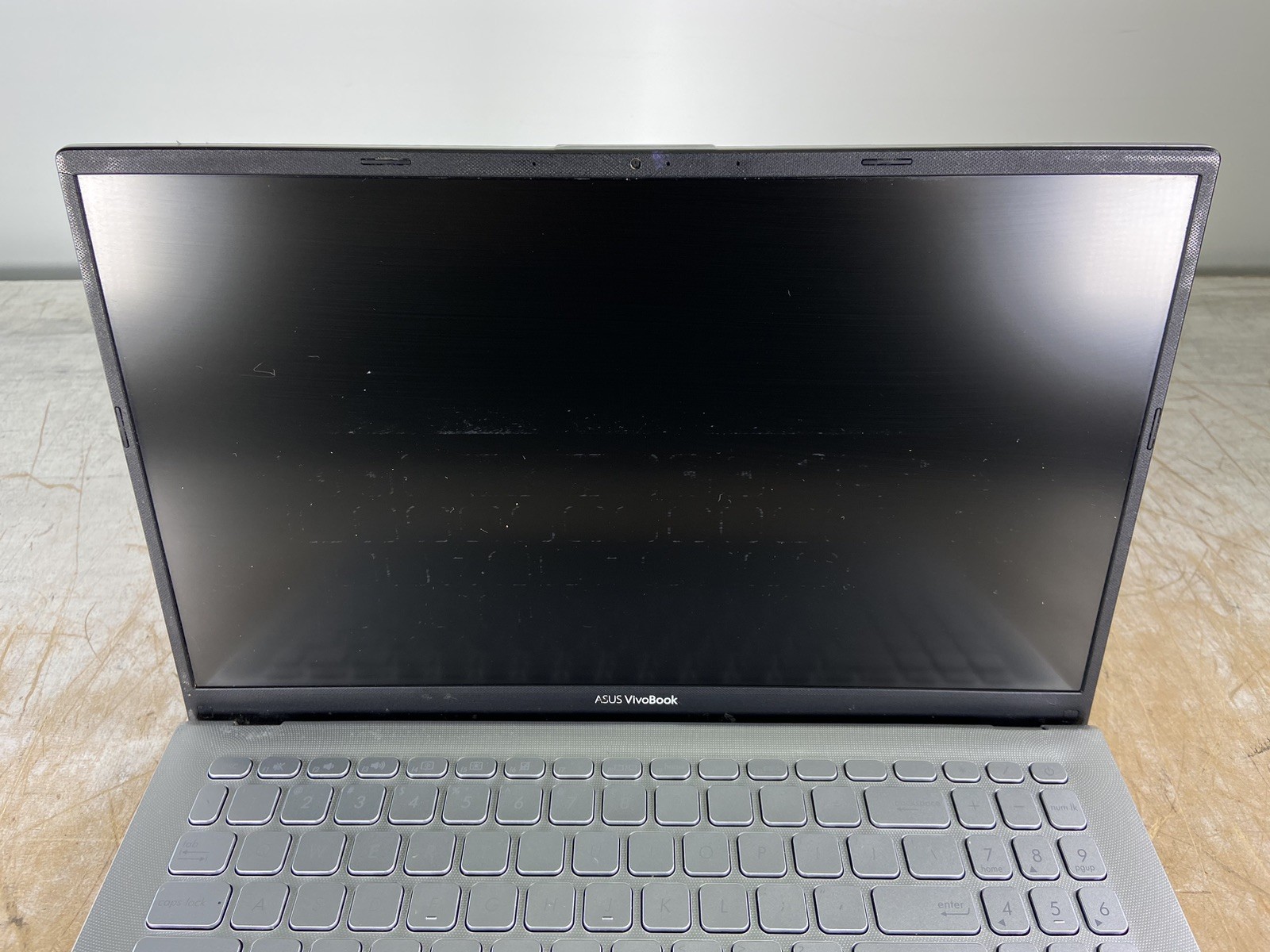ASUS X512F i7-8565U @ 1.8GHz, 8GB RAM, NO HDD/OS – (FOR PARTS)