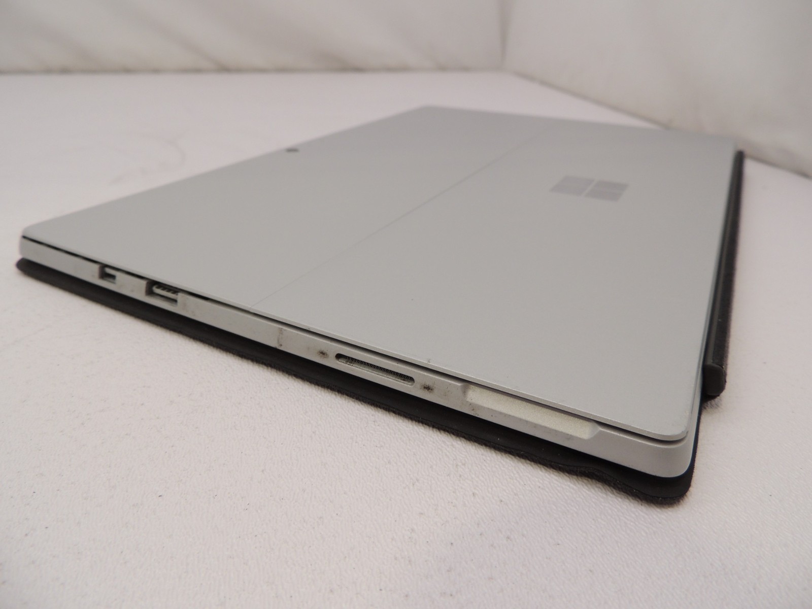 Microsoft Surface Pro 5 1807 LTE Core i5 7300U 8GB 256GB Windows 10 Complete