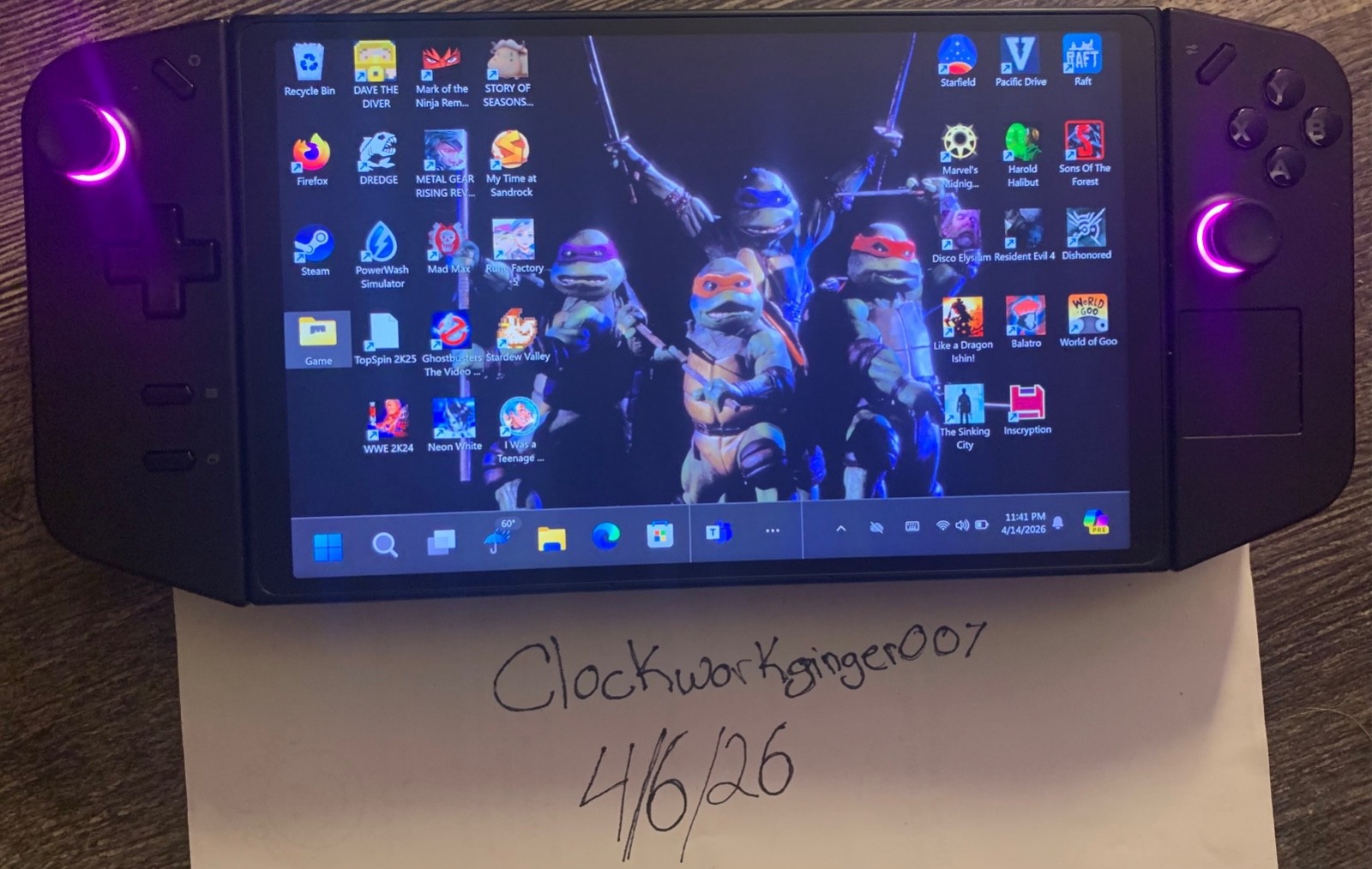 Lenovo Legion Go 8.8″ 144Hz Gaming Handheld – 16GB RAM / 1TB SSD- Near Mint