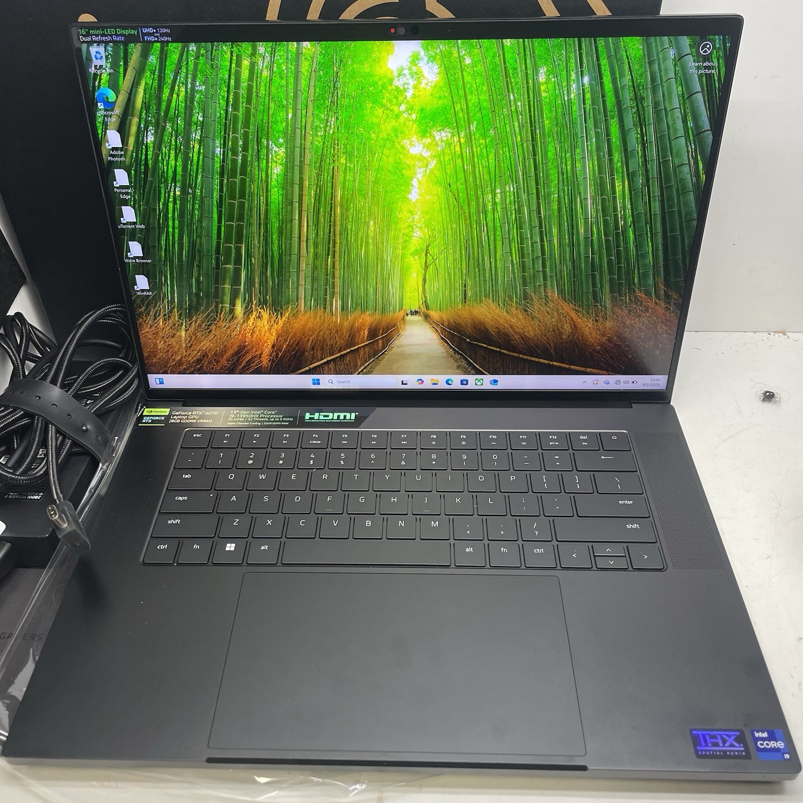 Razer Blade 16″(1TB SSD, Intel Core i9-13950HX, 2.20GHz, 32GB, NVIDIA 4070