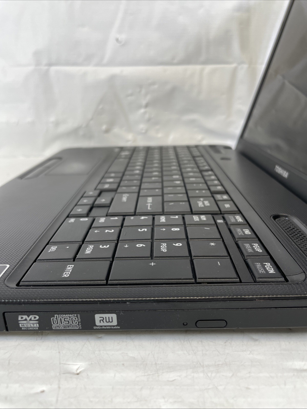 Toshiba Satellite C655D-S50851 Laptop AMD V140 2.3GHz 2GB RAM 320GB HDD WinXP