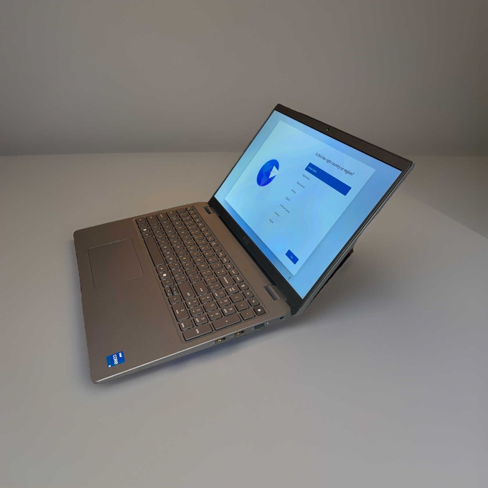 2025 Dell Latitude 3550 | i5 | 16GB | 256GB SSD | Windows 11 | Great Condition