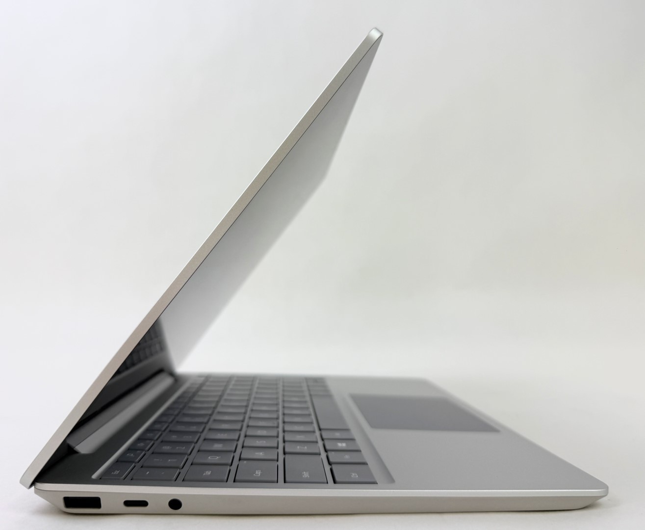 Microsoft Surface Laptop Go 1943 12.4″ Touch i5-1035G1 8GB 128GB W11H – Read