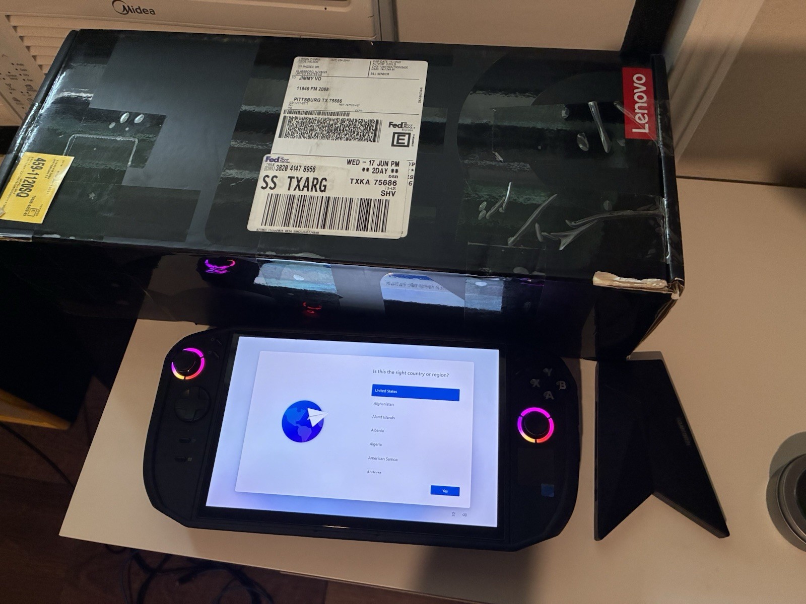 Lenovo Legion GO 2 Z2 32GB 1TB (Costco edition) – MINT