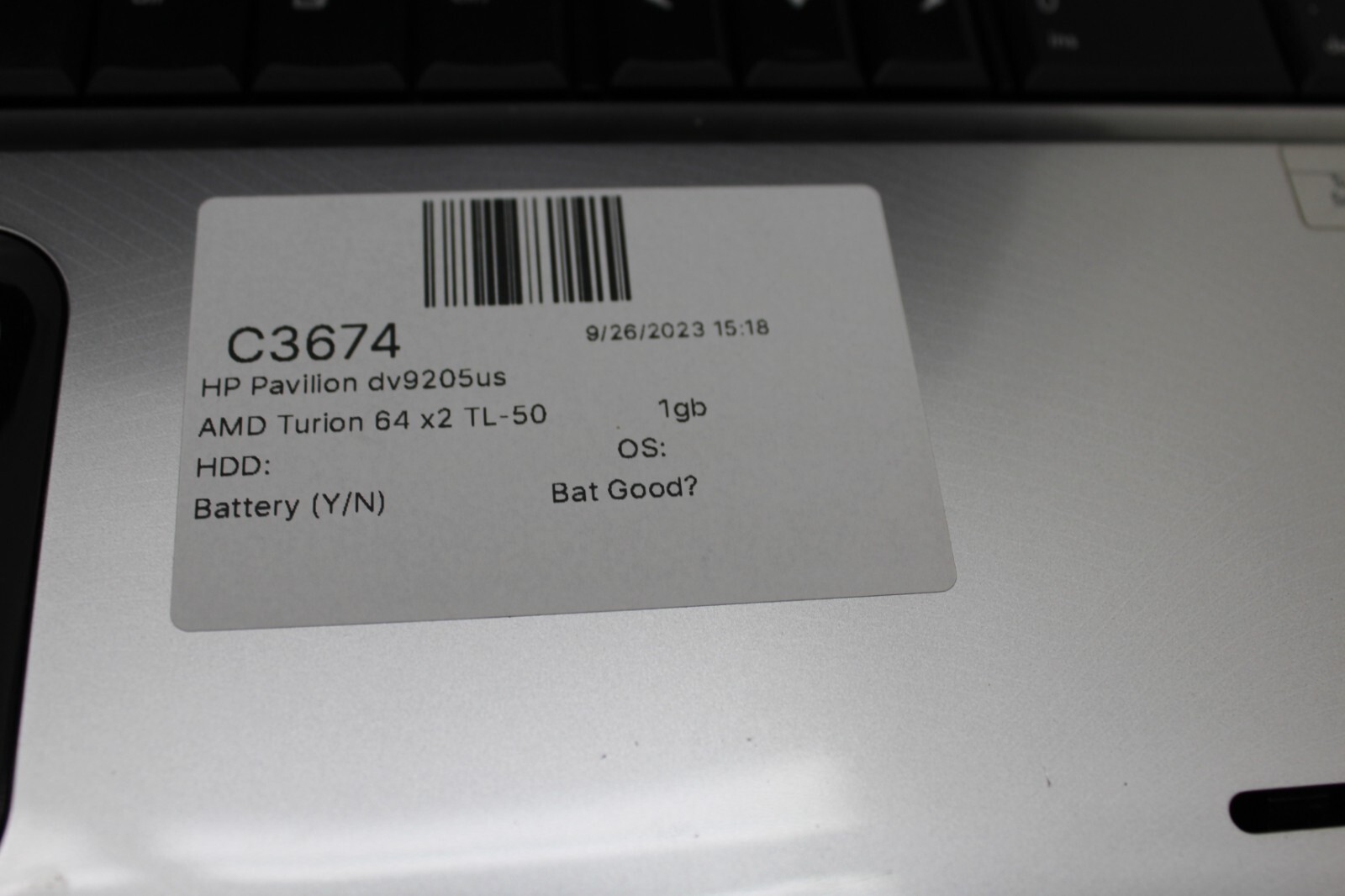HP Pavilion dv9205us Laptop AMD Turion 64 x2 TL-50 1GB Ram No HDD or Battery