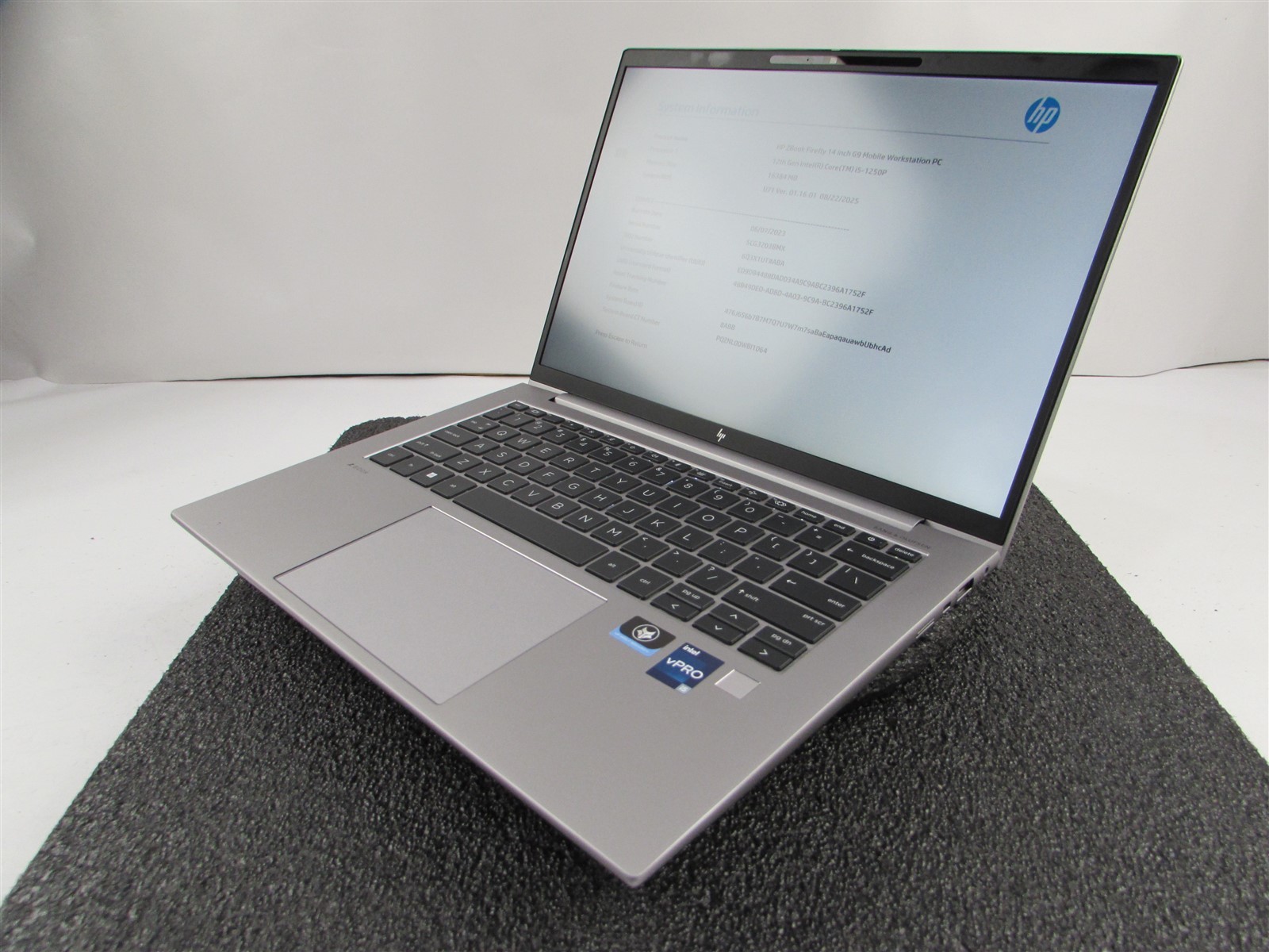 HP ZBOOK FIREFLY 14 (G9) 1920X1080 FHD CORE I5-1250P 256GB SSD 16GB RAM NO O.S