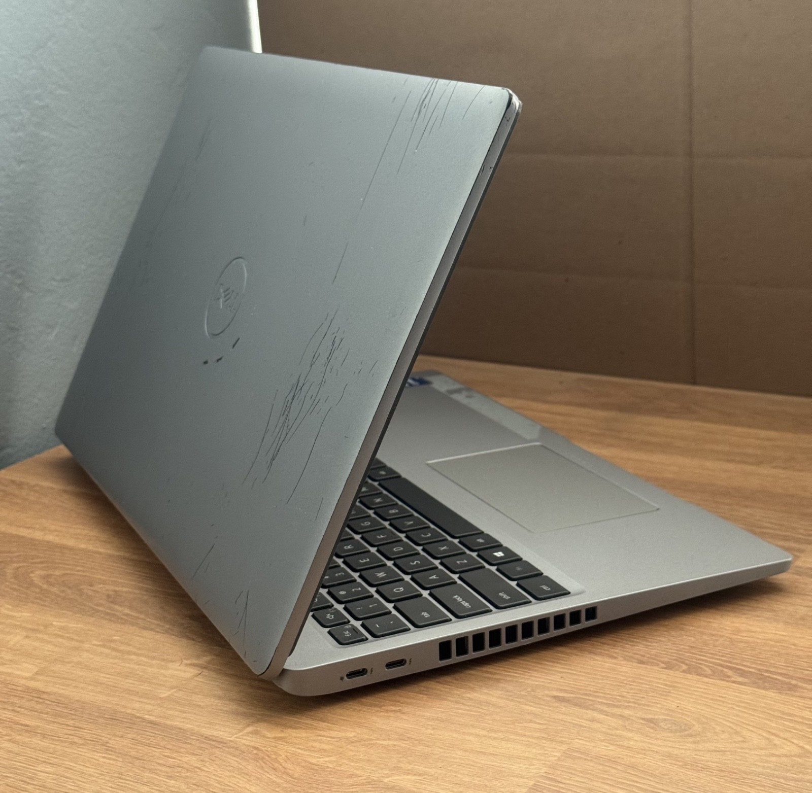 Dell Latitude 5520 15.6″ i7-1165G7 @2.80GHz 16GB RAM 512GB SSD Iris Xe (19)
