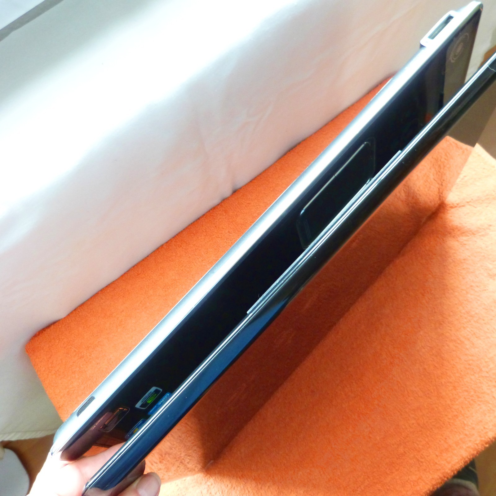 HP DV8 18″ MONSTER Bolide Cinema FULLHD l 1TB SSD Windows 11 l QUAD i7 BLURAY