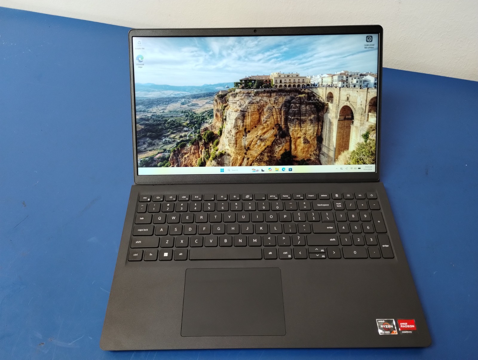 DELL 16 DC16250 MRYT3, AMD Ryzen 7 7730U, 2.00 GHz, 16 GB RAM, 512 GB NVMe SSD