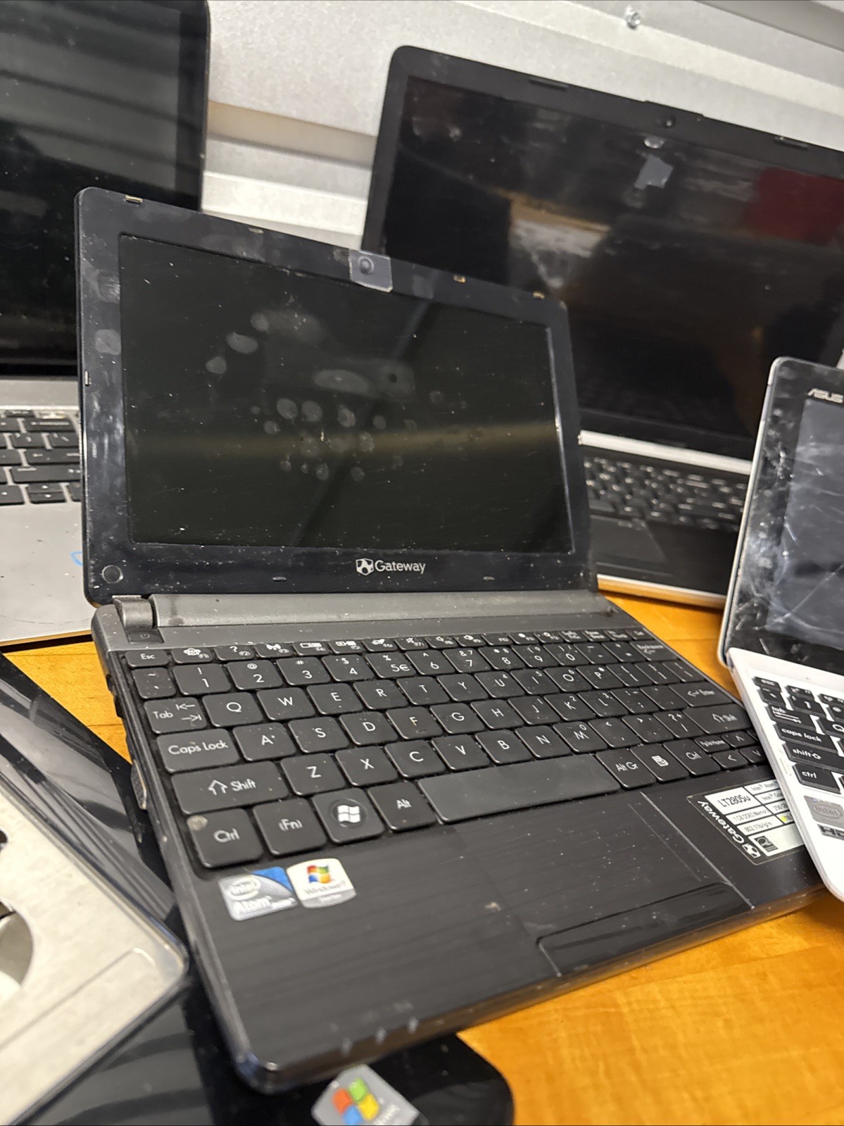 Laptops White ASUS GATEWAY LT2805u HP 15, hp DELL READ PARTS Only