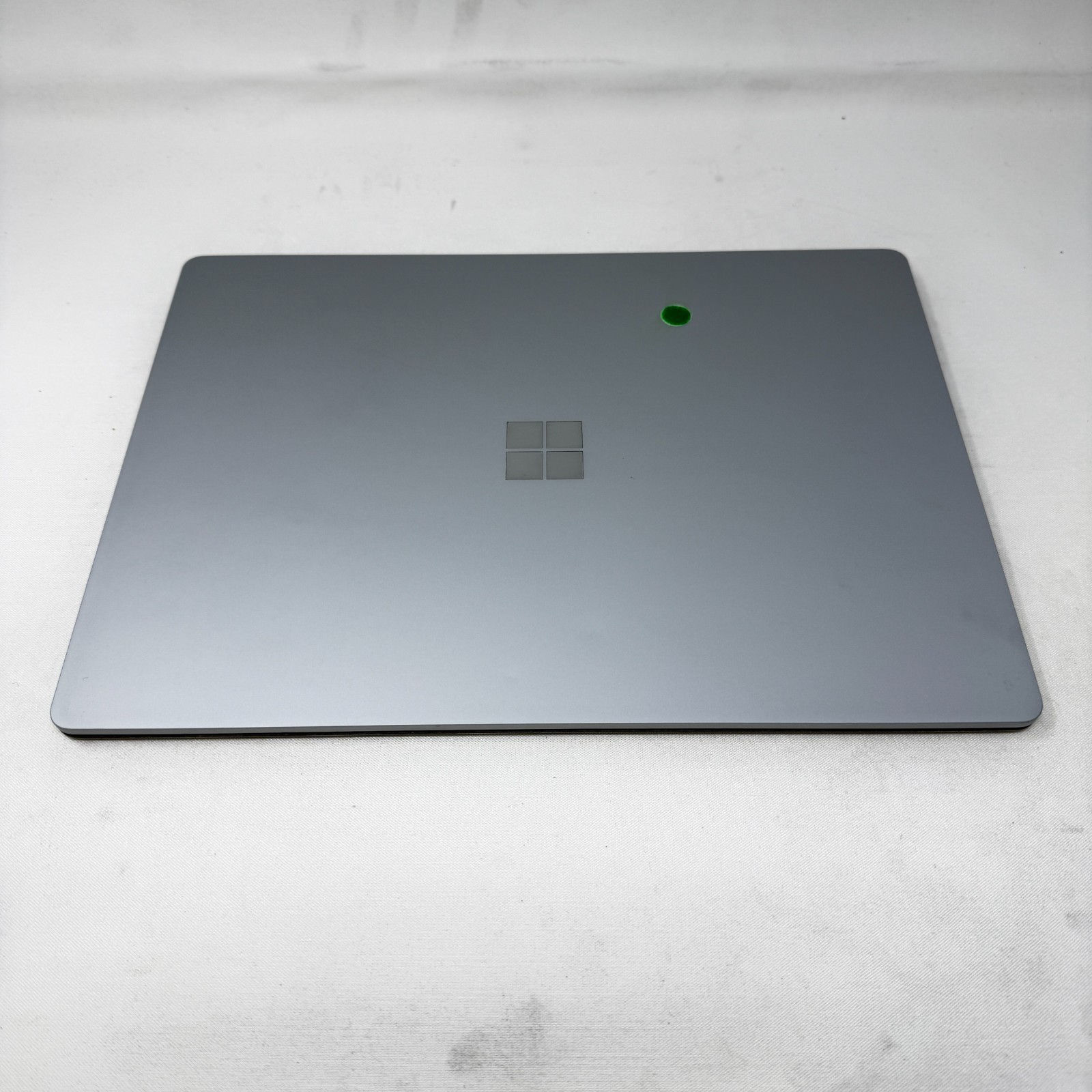 Microsoft Surface Laptop 2 8GB RAM 256GB SSD Intel Core i5-8350U@1.7GHz