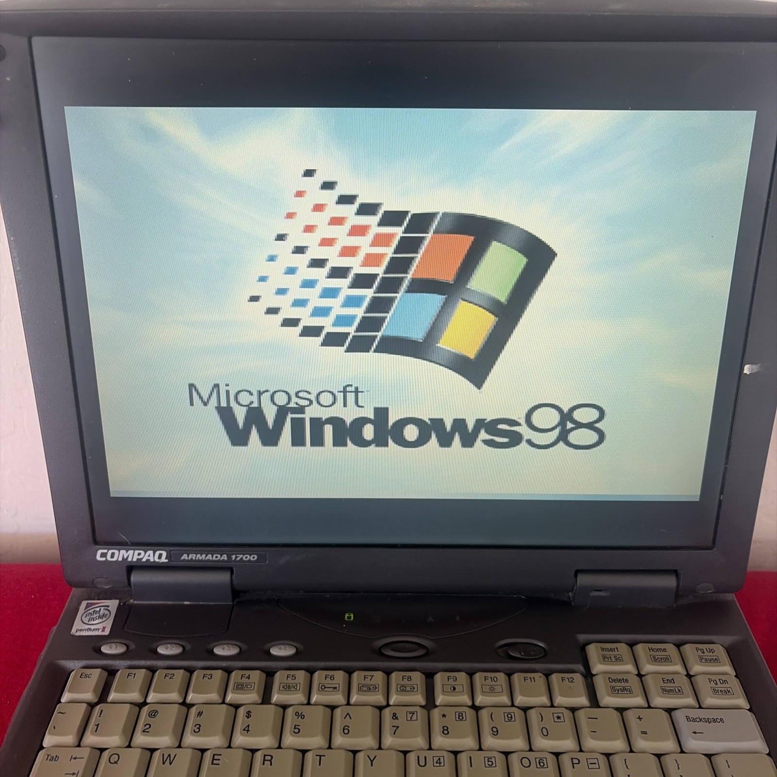 Compaq Armada 1700 Laptop Vintage Boots Power Cable HDD Floppy Caddy Battery