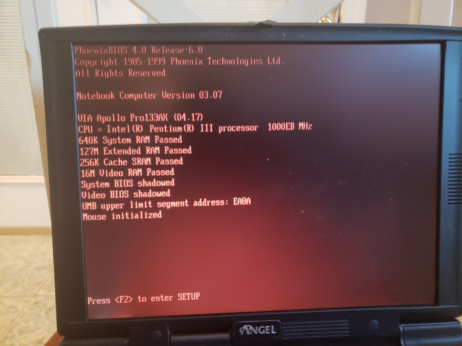 Very Rare Clevo Kapok 8500v Vintage Gaming Laptop P3 1ghz 768m AtiRage128 Winxp