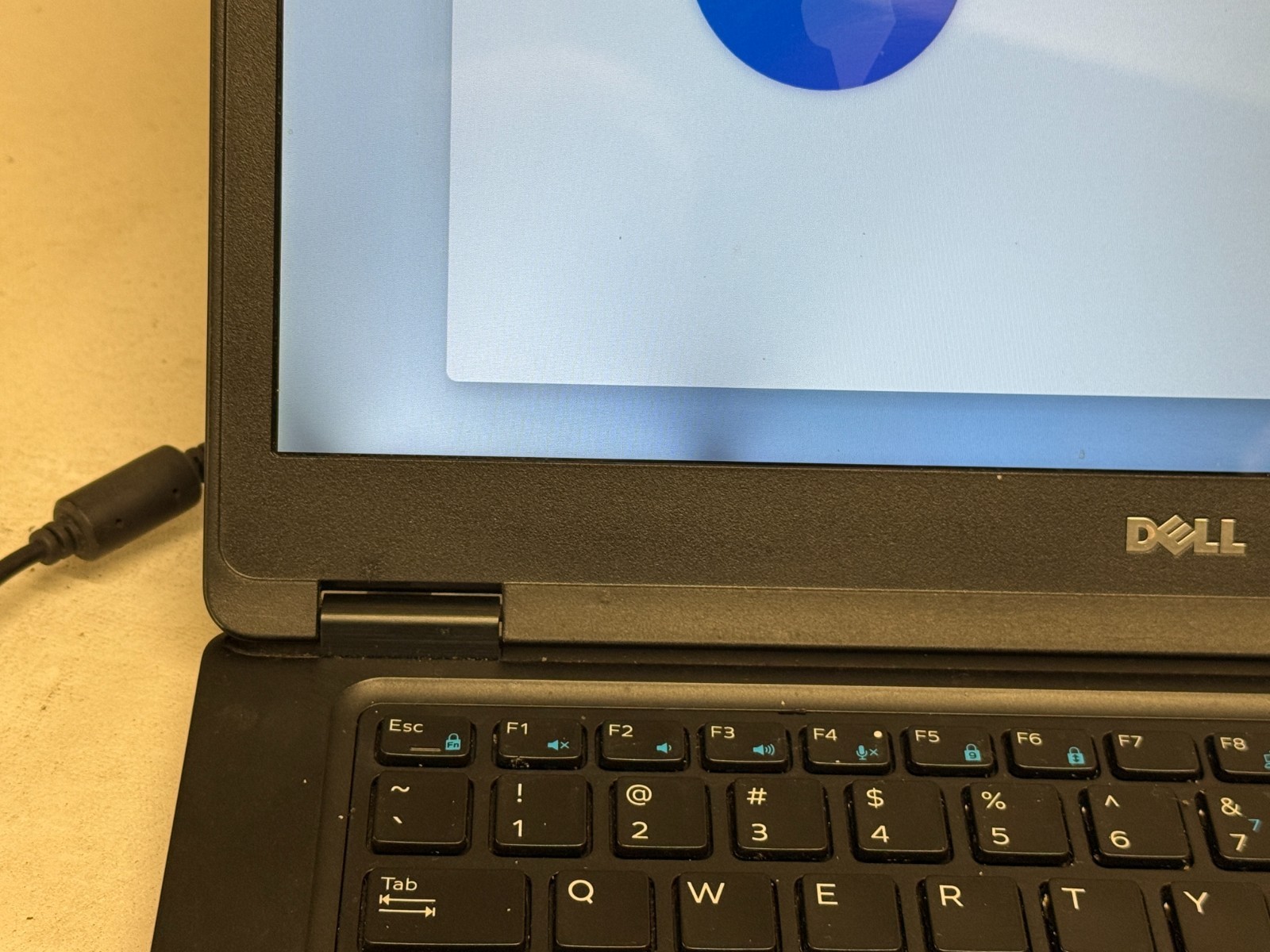 Dell Latitude 5480 14″ (i7-7820HQ – 16GB RAM – 256GB SSD – Win11Home)