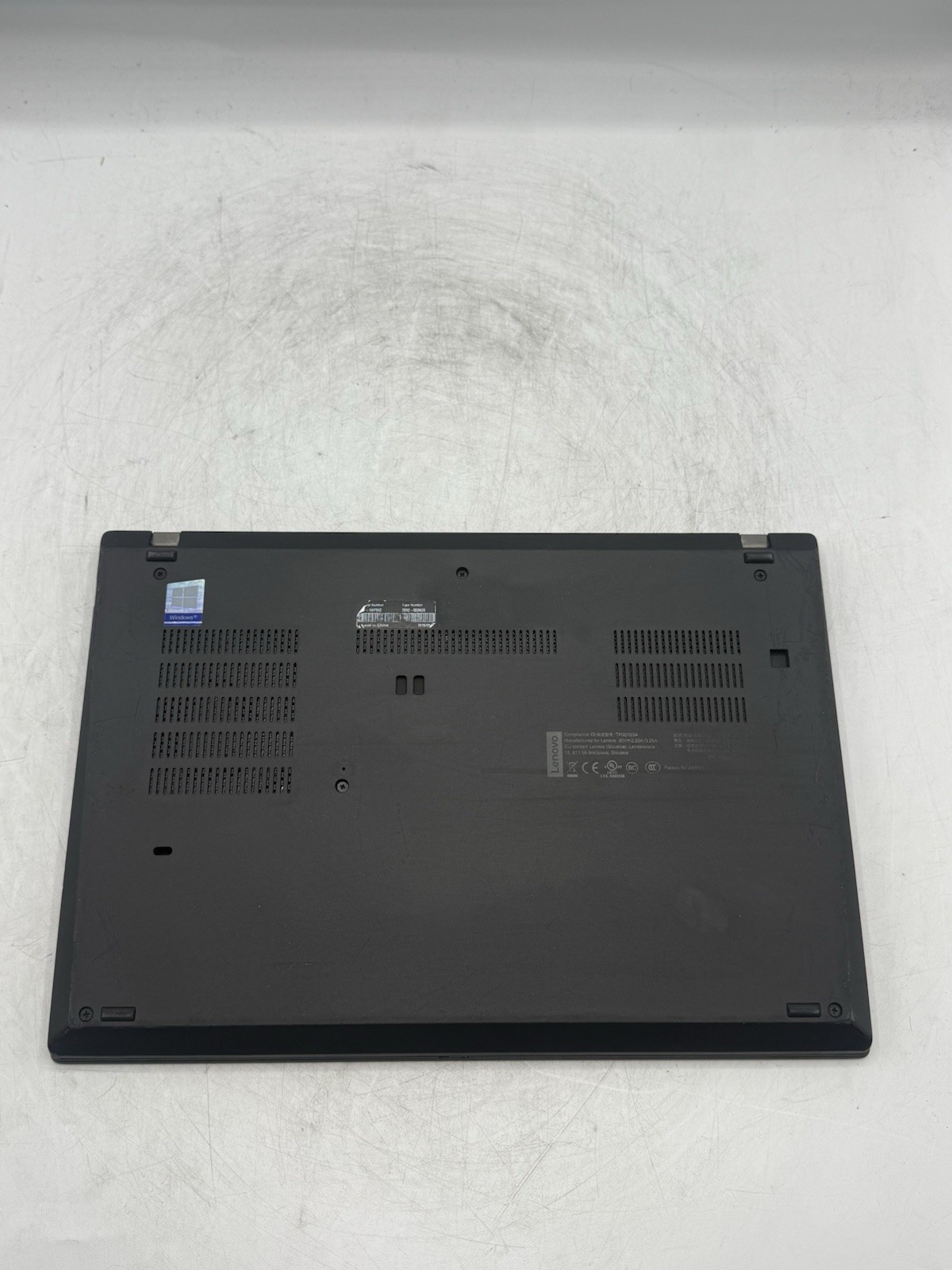 Lenovo ThinkPad T490 14″ FHD i5-8365U 8GB RAM 256GB NVMe Win11P