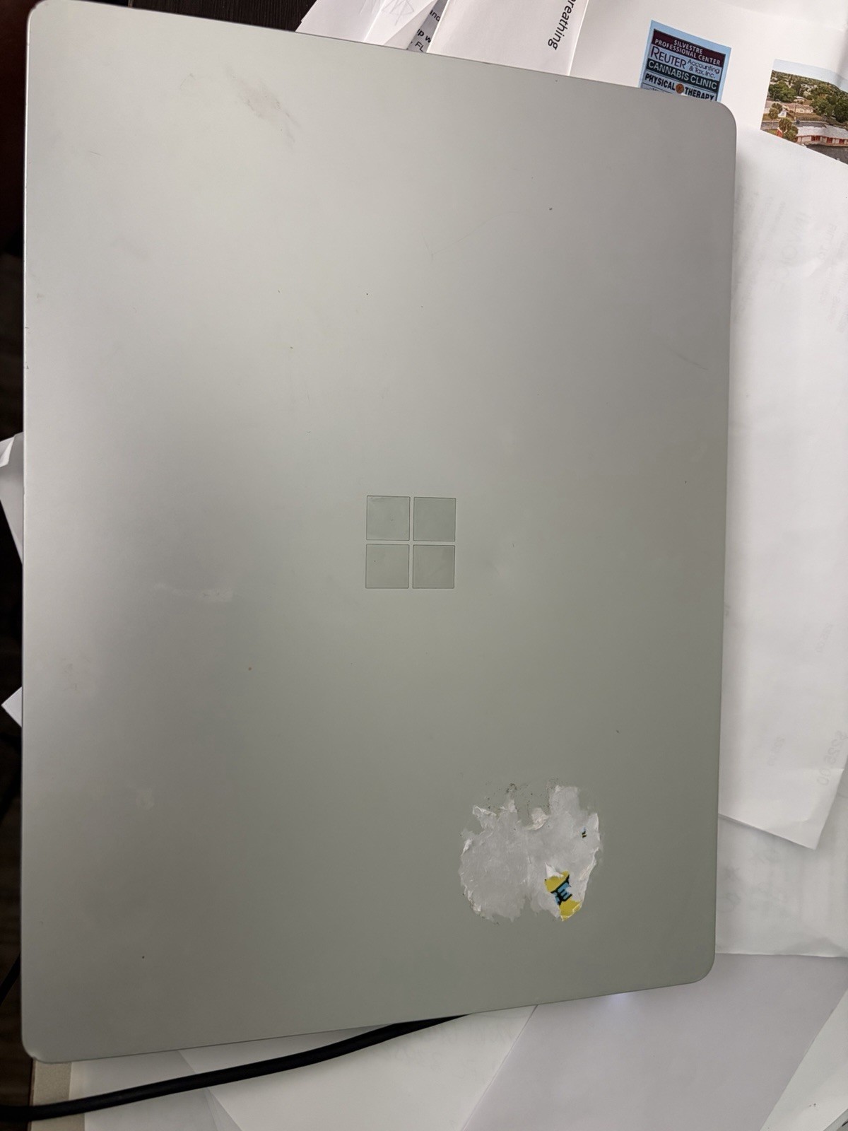 Microsoft Surface Laptop 12.4″ i5-1035G1 1.0GHz 8GB RAM 100GB SSD