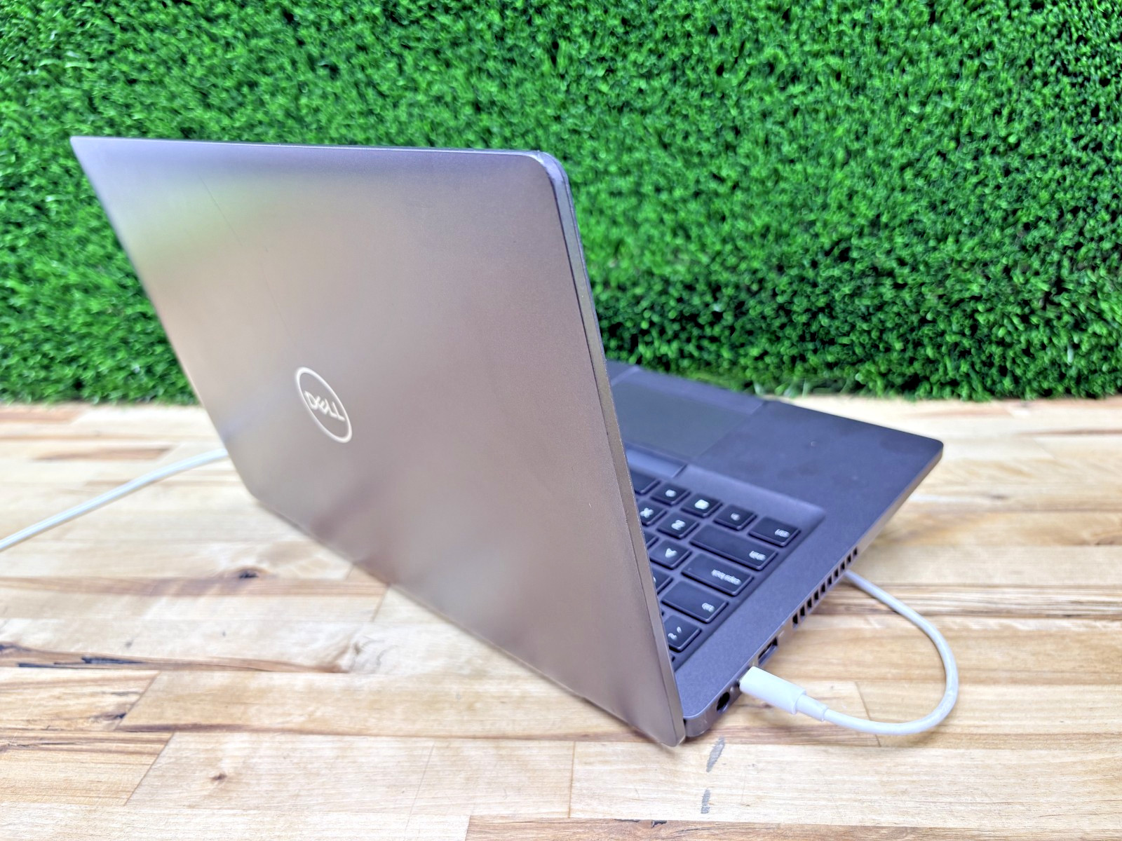 Dell Latitude 5401 14″ Intel i7-9th Gen 2.60GHz 16GB RAM 256GB SSD Win 11 Pro*