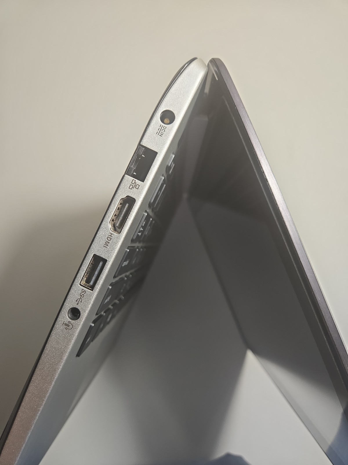 Asus Tscr 14″/ i5-4200u/ 8Gb/Ssd 120Gb/ Camera Battery doesn’t Work/NO AC #01