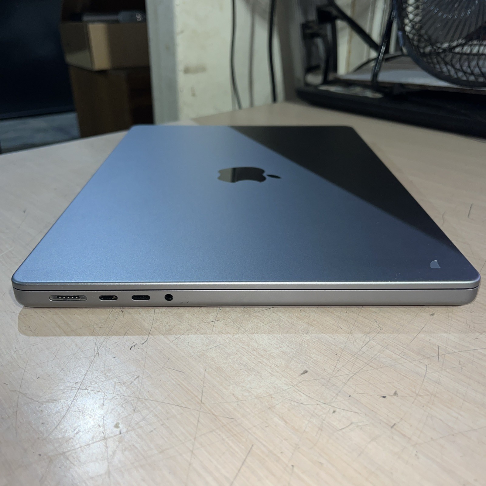 APPLE MACBOOK PRO A2918 M3 8GB RAM 512SSD