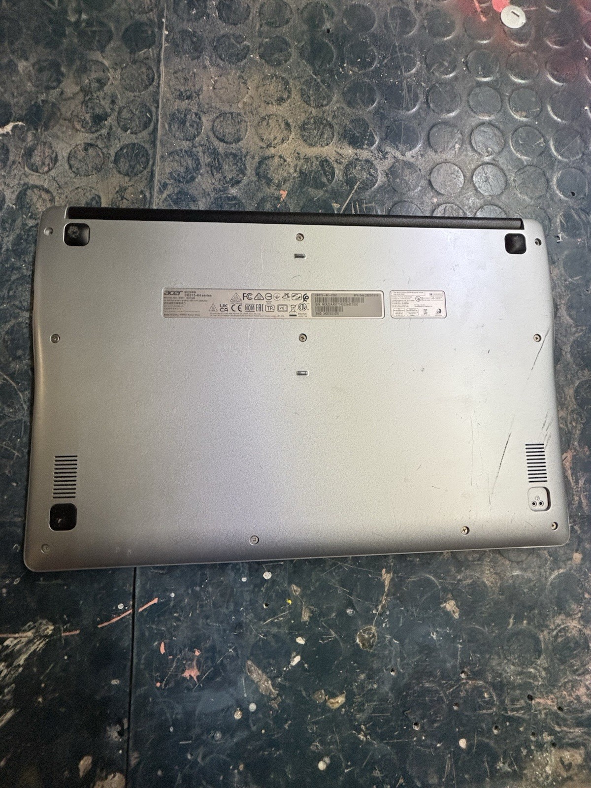 Broken Acer Chromebook 315 CB315-4H 15.6″ Celeron N4500 4GB RAM 64GB SSD READ