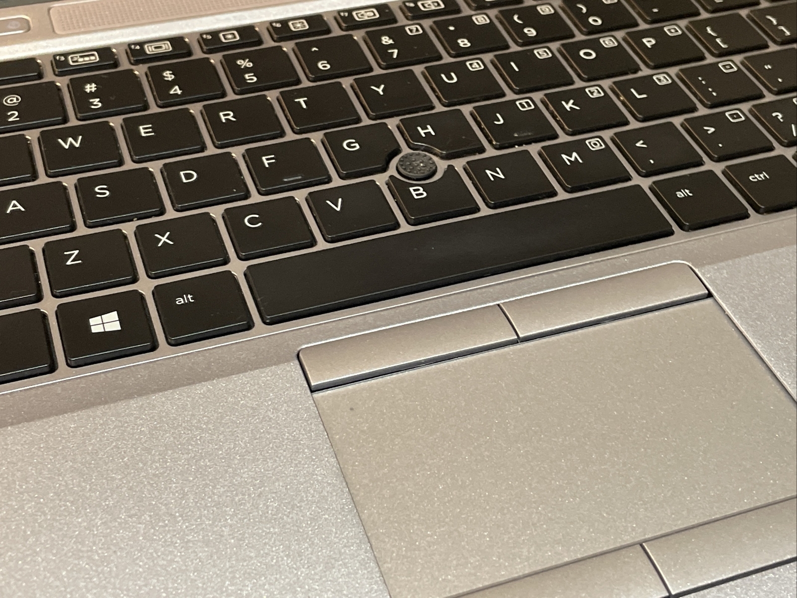HP Elitebook 820 G3 12.5″ Intel i7-6600U @2.81 4GB RAM 128GB SSD Win10 Pro