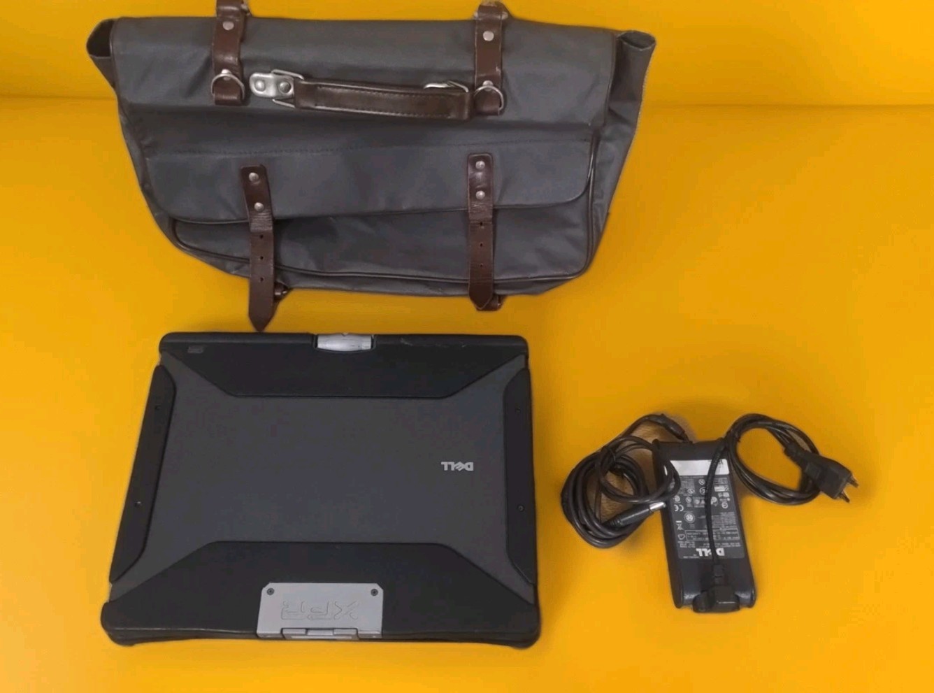DELL LATITUDE XT2 XFR Touch Notebook Laptop Rugged Tablet Working Sold as spare