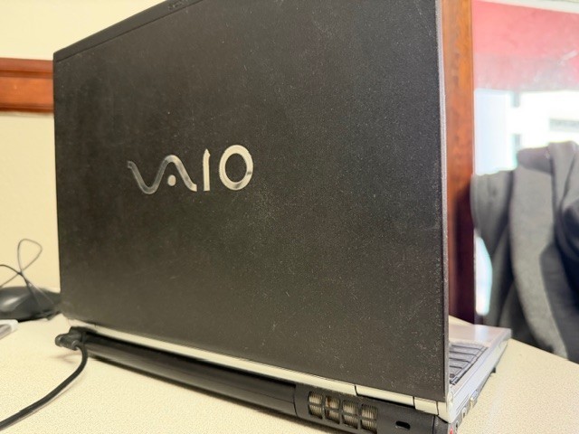Vintage Sony VAIO Laptop PCG-6J2L Intel Core Duo T2400 Windows XP All Original