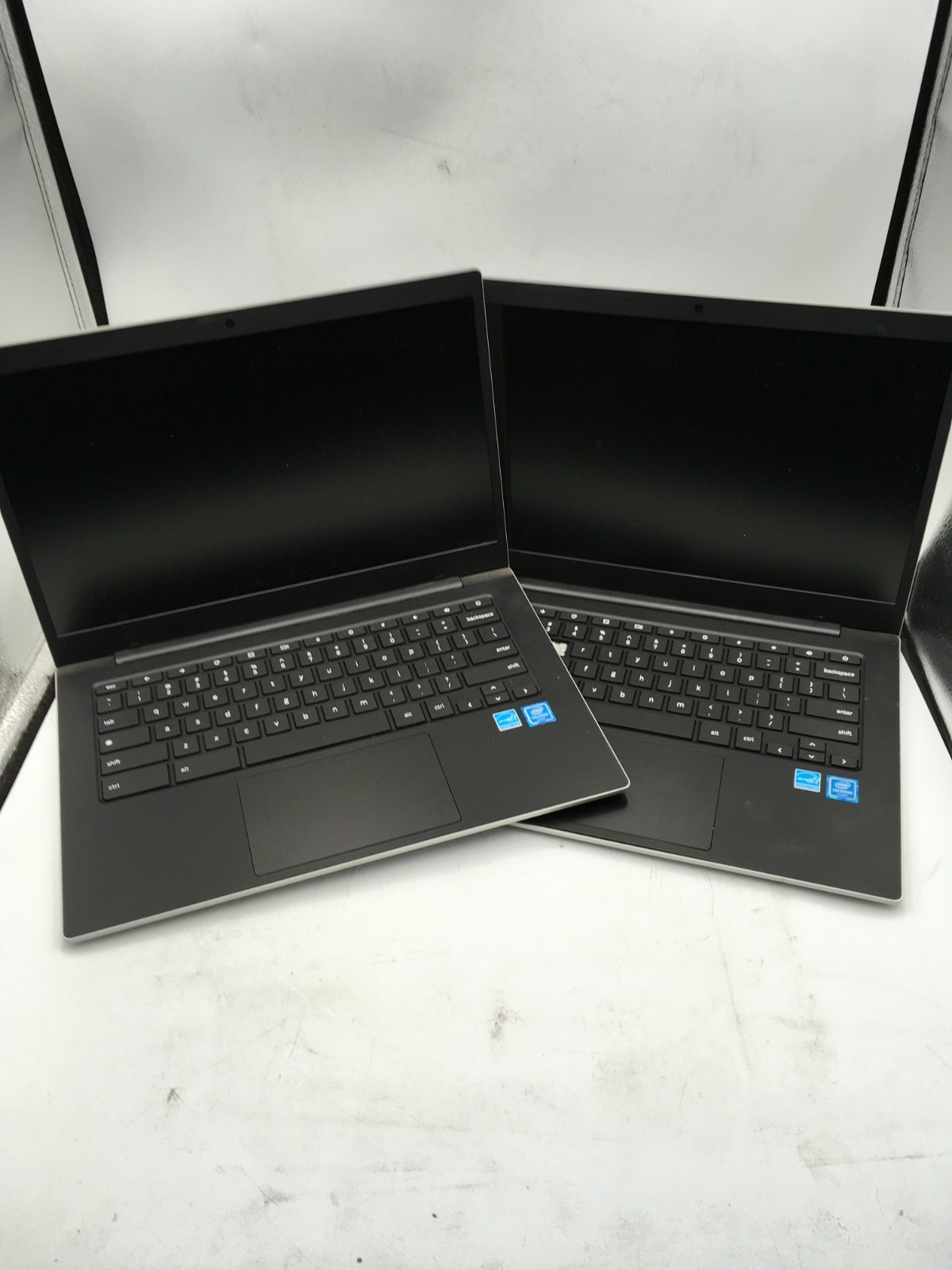 LOT OF 2 SAMSUNG Galaxy Go XE340XDA-KA2US 14″ Chromebook 4GB/64GB FOR PARTS RS