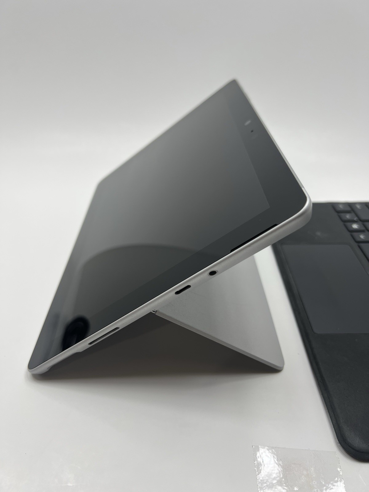 Microsoft Surface Go 1824 128GB, 8GB RAM, Intel Keyboard Stylus Windows 10 pro