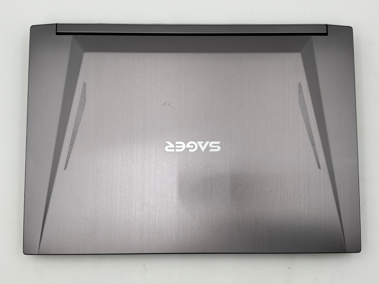 Sager Gaming Laptop NH58DD 15.6″ 512 GB SSD 48 GB RAM i7-10875H RTX 2060