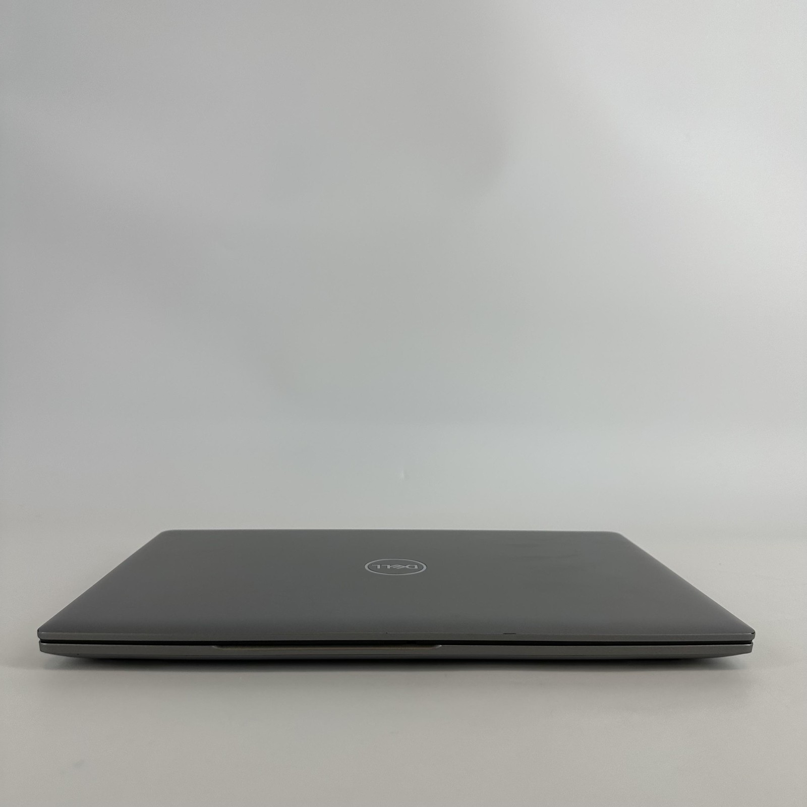Dell Latitude 5540 15.6 2023 Silver FHD 1.9GHz i7-1370P 16GB 512GB SSD Very Good