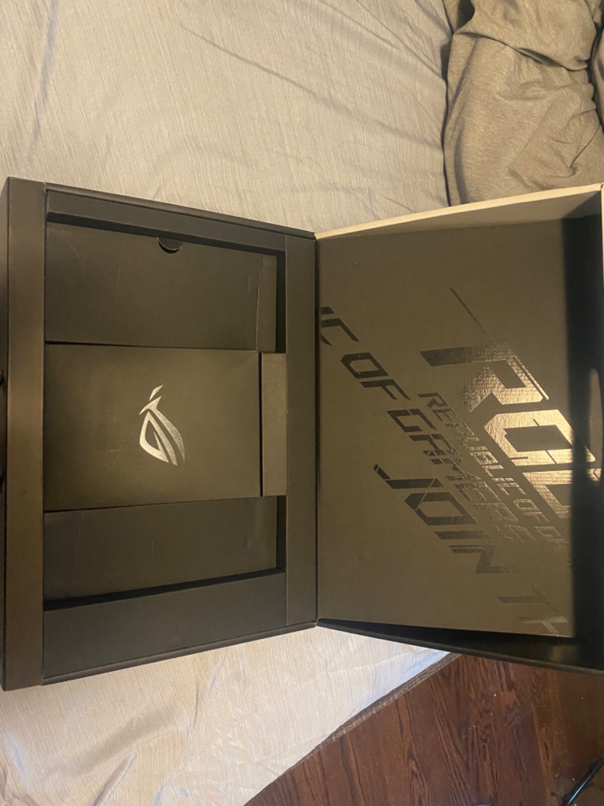 ASUS ROG Zephyrus 16″ (1TB, Intel Core i9 11th Gen., 4.90 GHz, 16GB) Gaming…